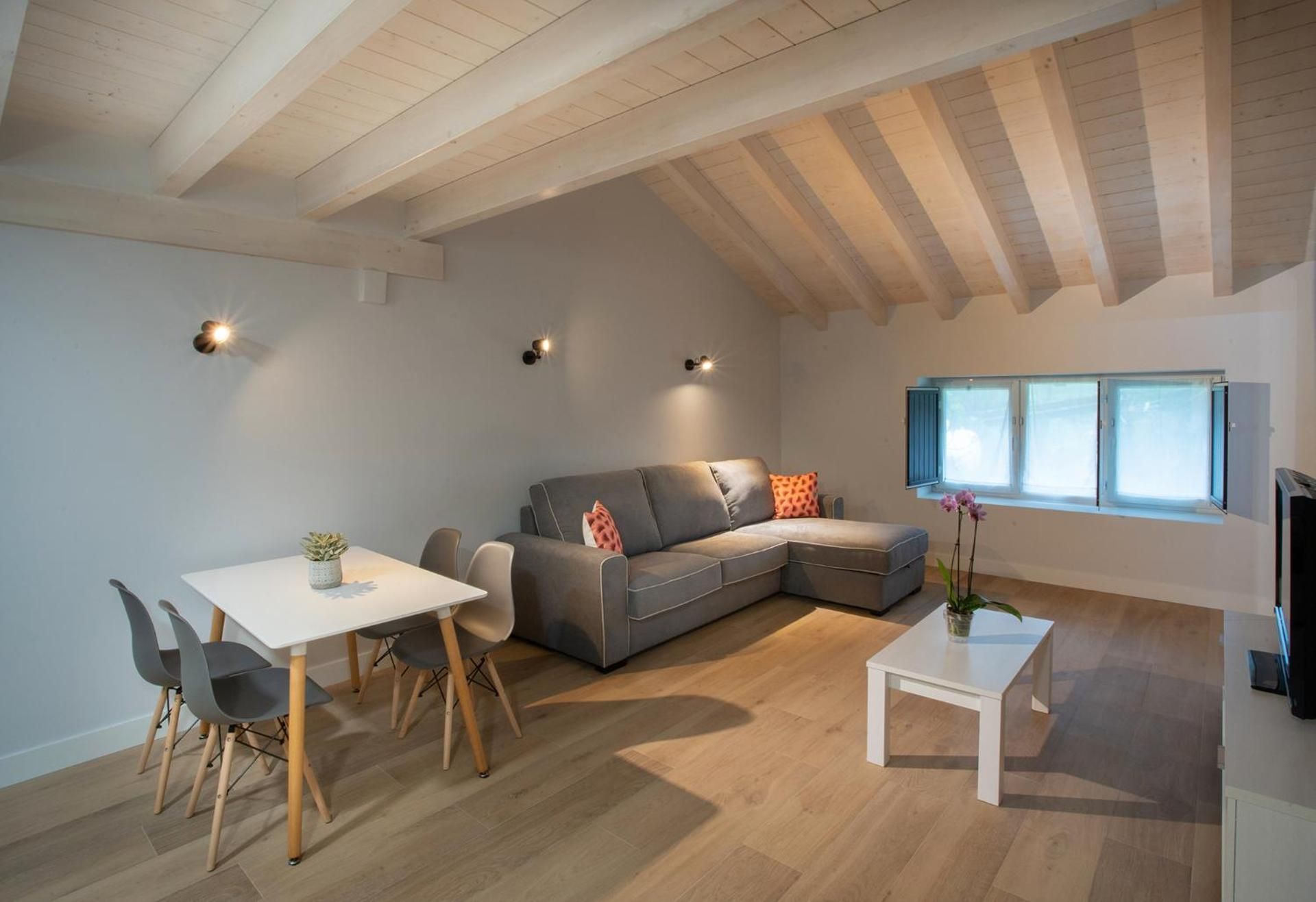 Apartamentos Hondarmendi One-Bedroom Apartment 2