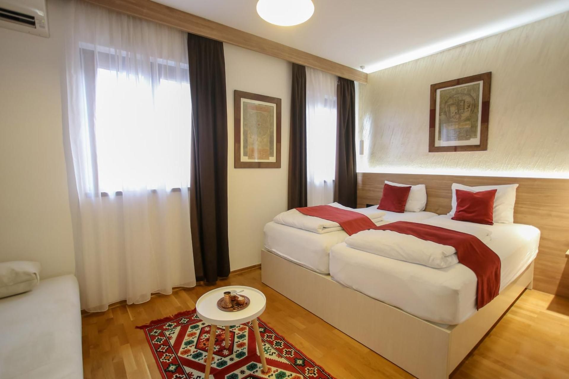 Deluxe Family Room