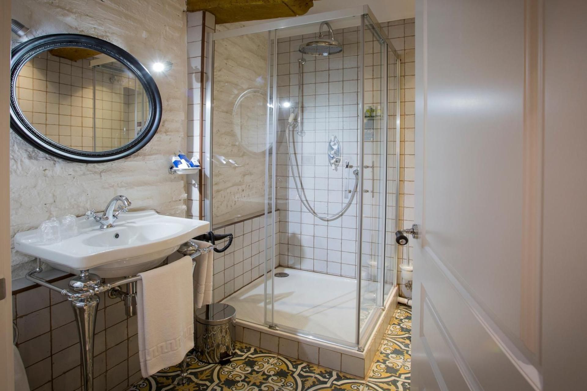 Basic Double Room