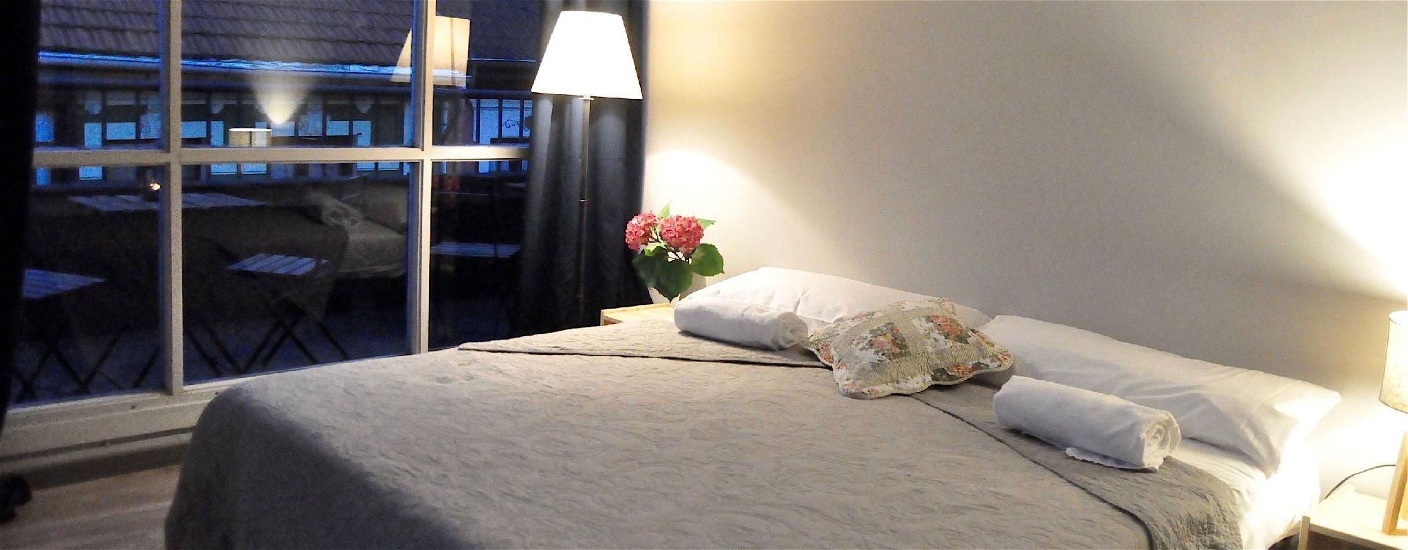 Quartier Bilbao Hostel Twin Room with Shared Bathroom