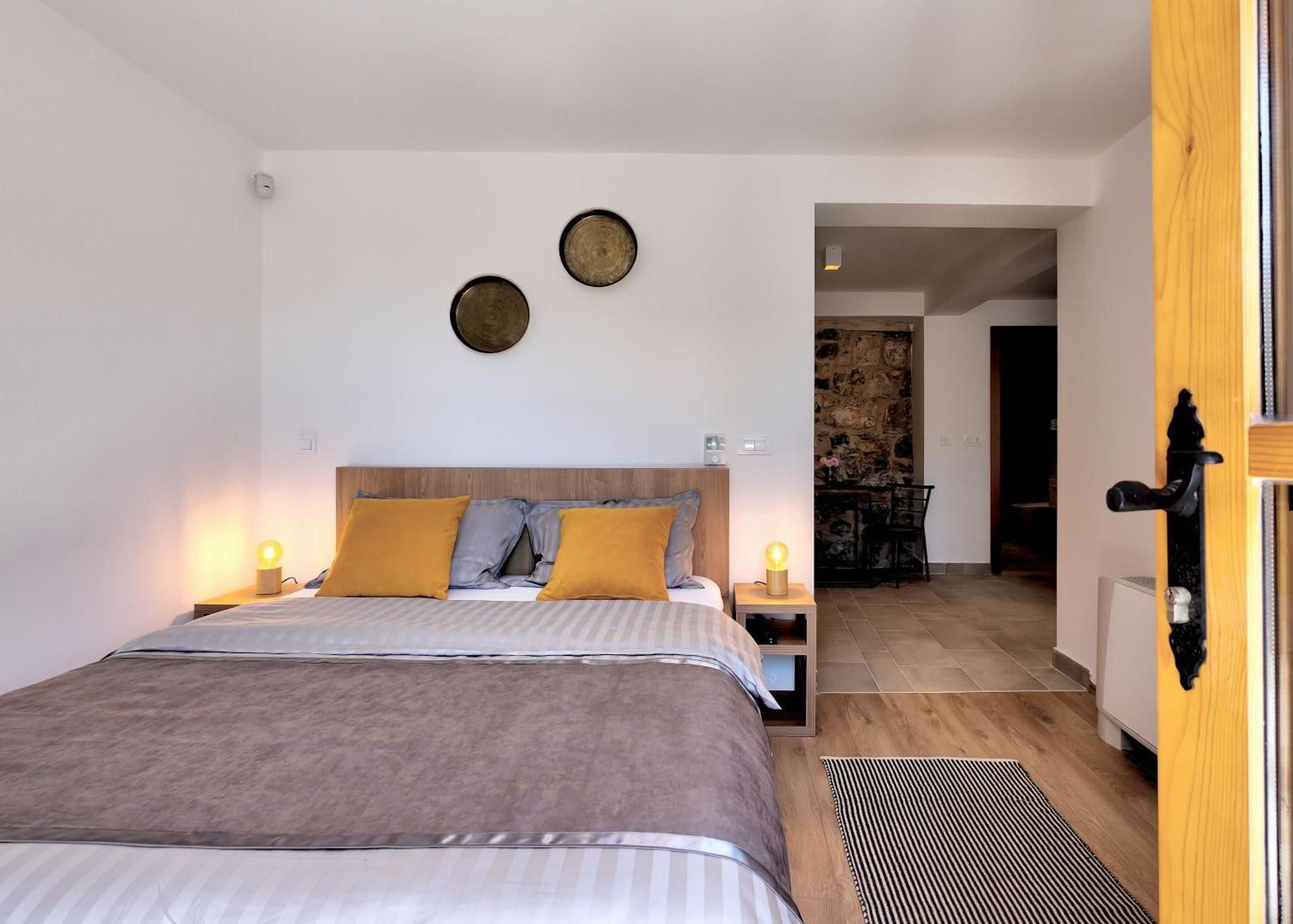 Villa Gunga Family Room with Balcony