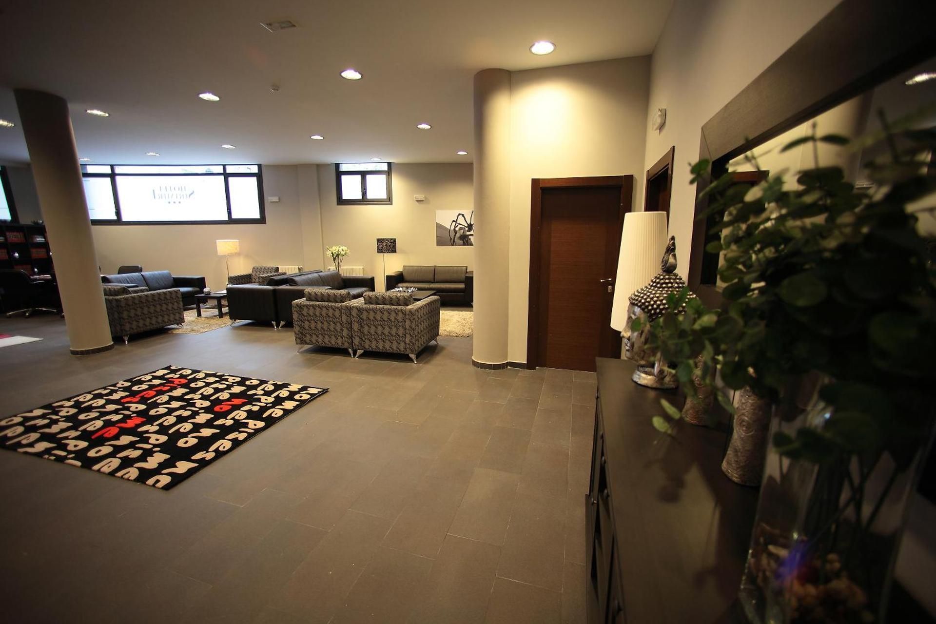 shared lounge/tv area