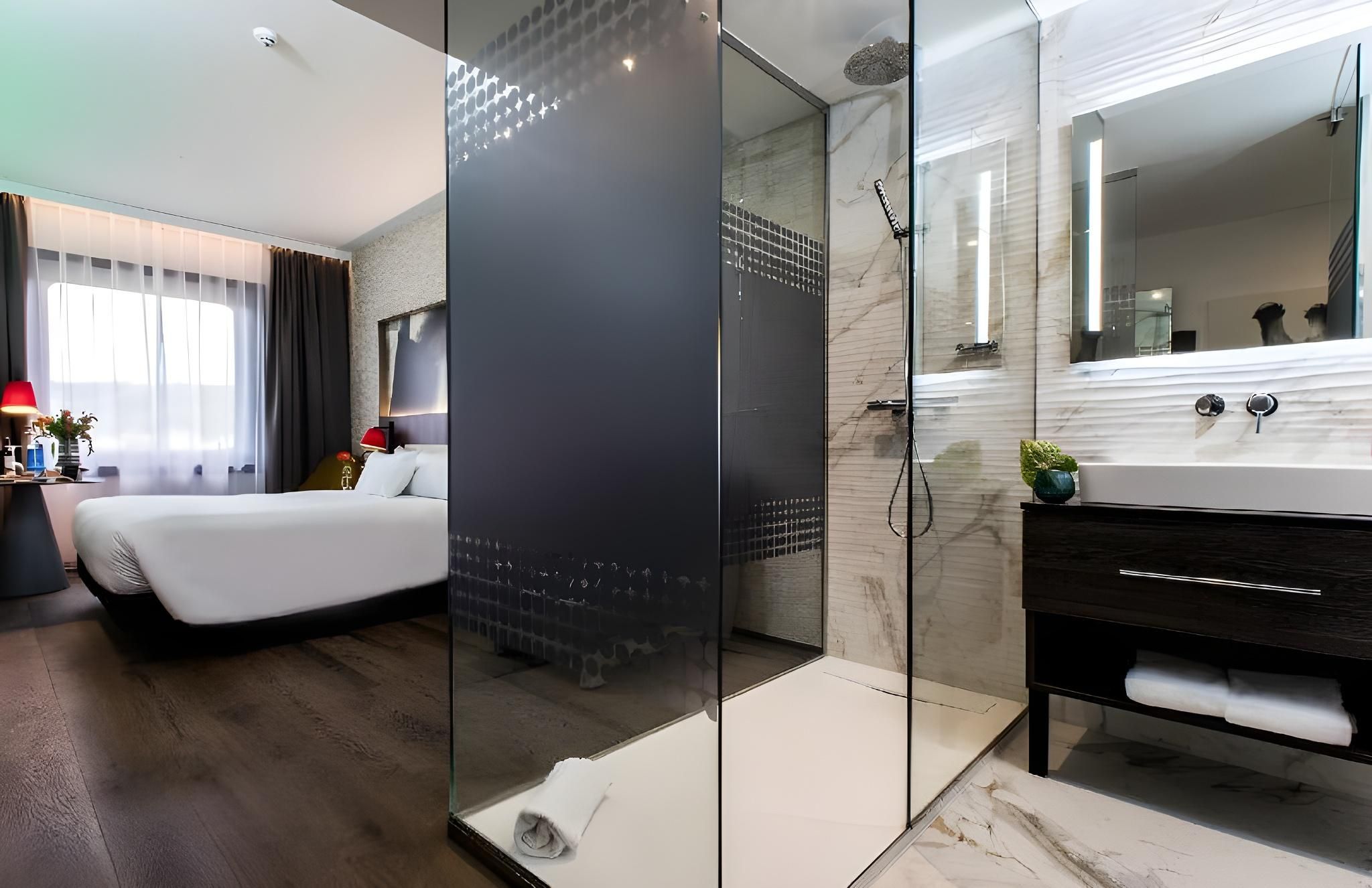 NYX Hotel Bilbao by Leonardo Hotels Comfort Room 3