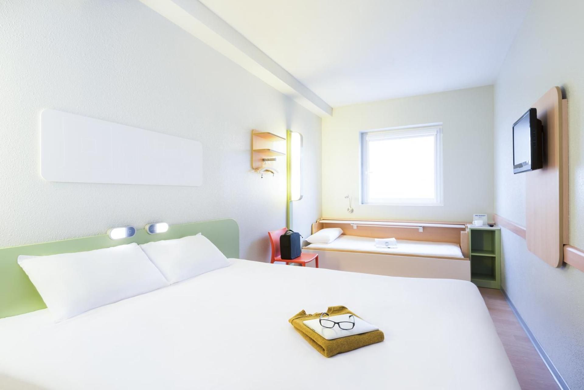 Queen Room with Sofa Bed