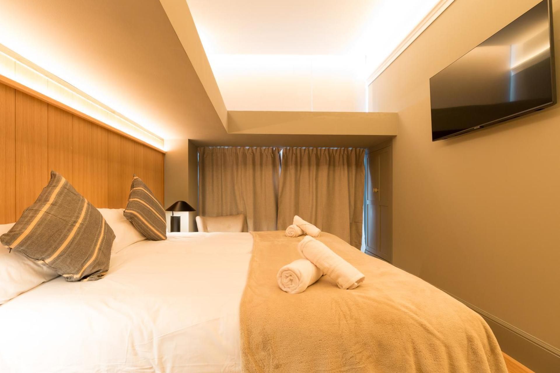 Old Town Apartments by Staynnapartments Three-Bedroom Apartment