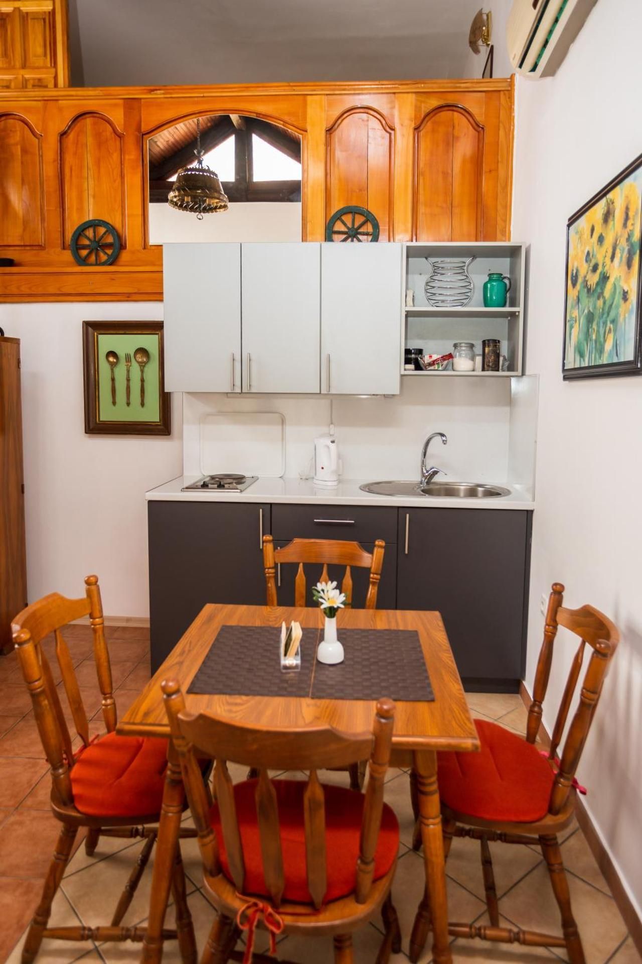 Green Lily Apartments