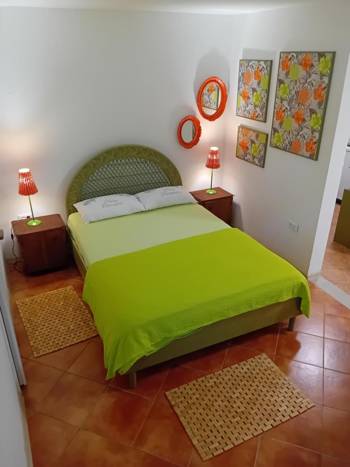 Green Lily Apartments Studio Apartment