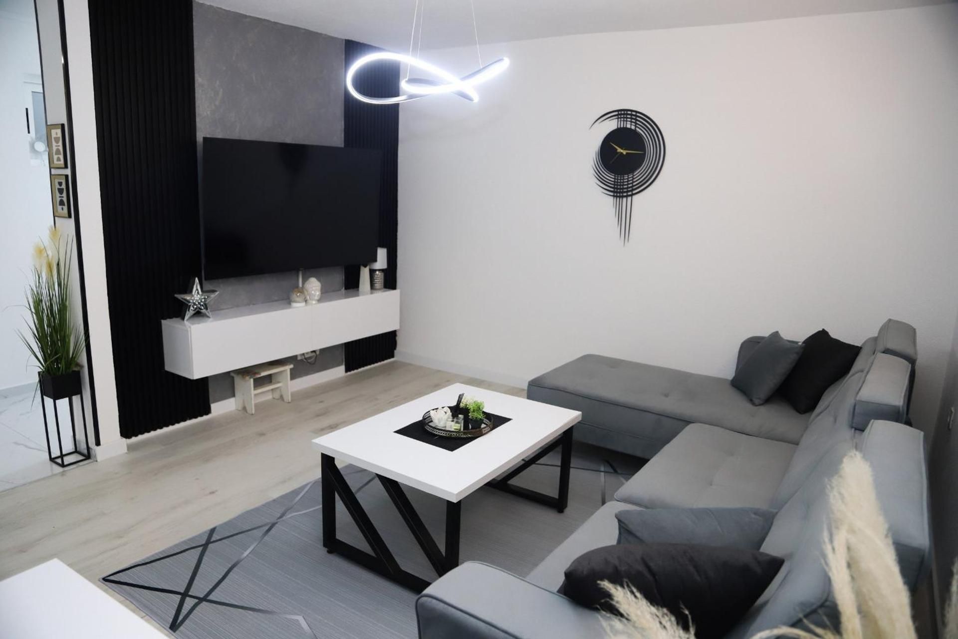 shared lounge/tv area