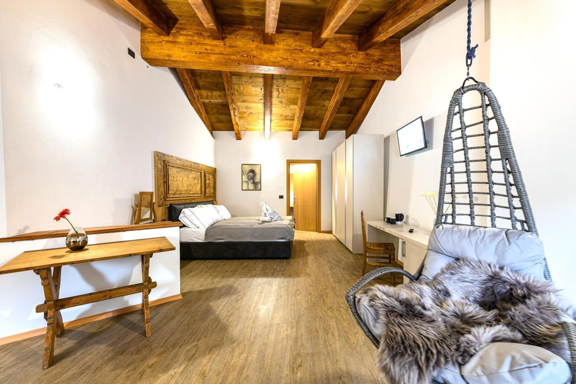 Deluxe King Suite
