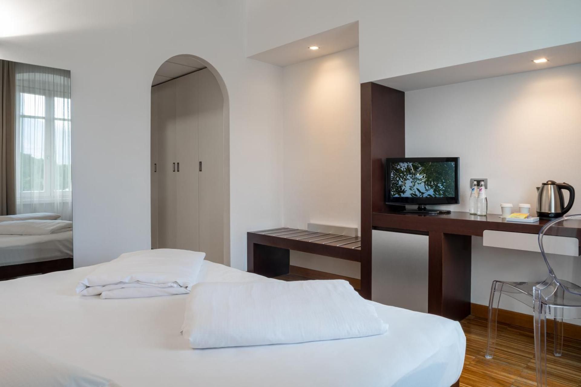Economy Triple Room