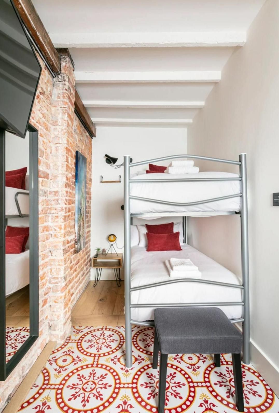 Good Vibe Rooms Double Room 2