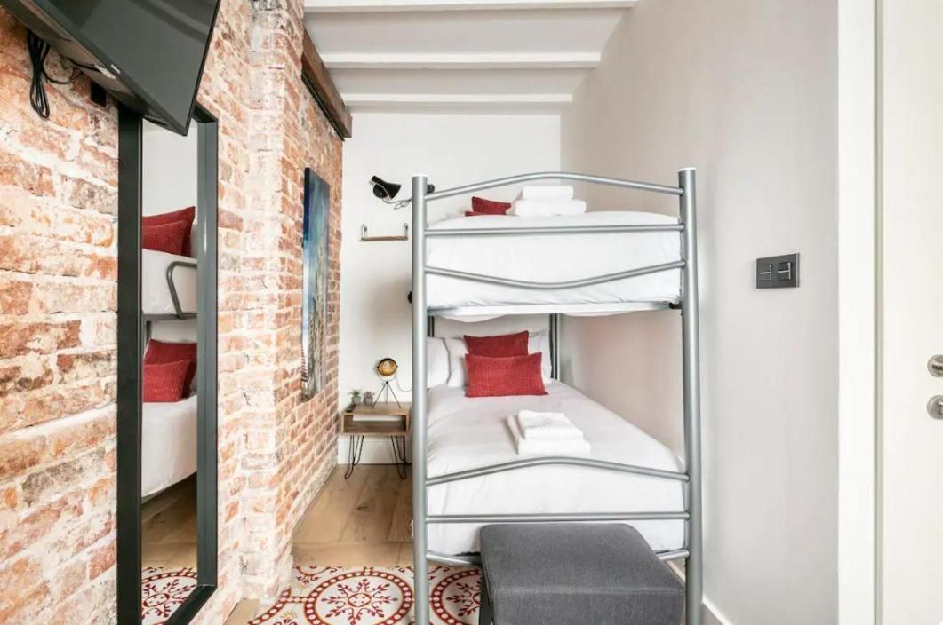 Good Vibe Rooms Double Room