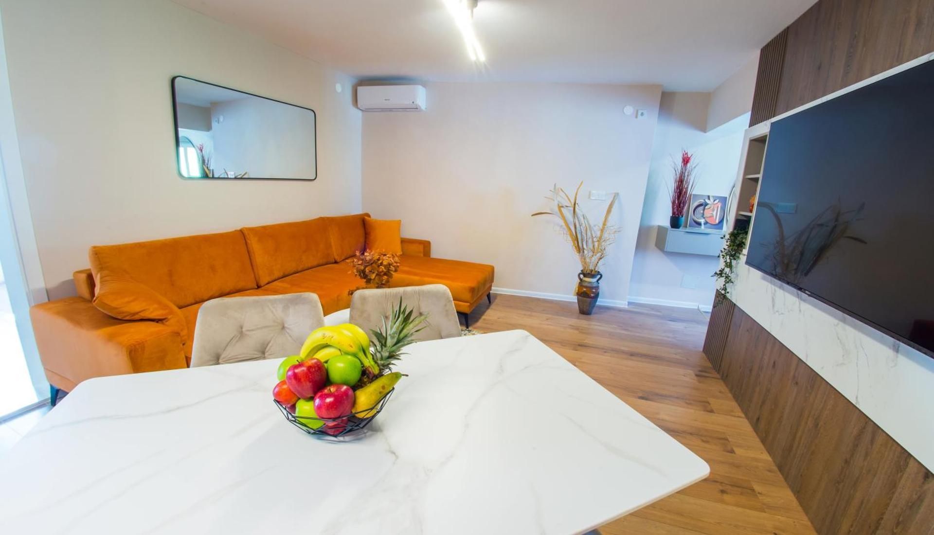 shared lounge/tv area