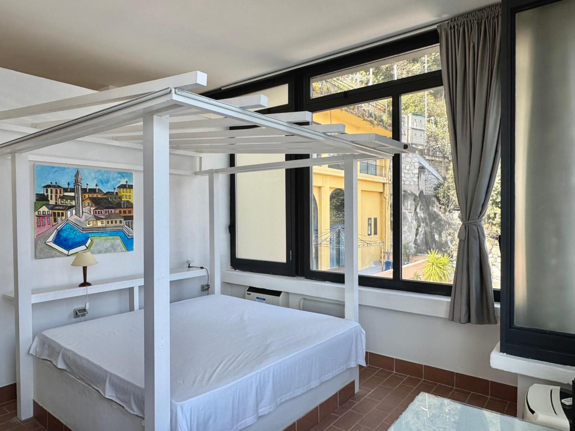 Suite with Lake View