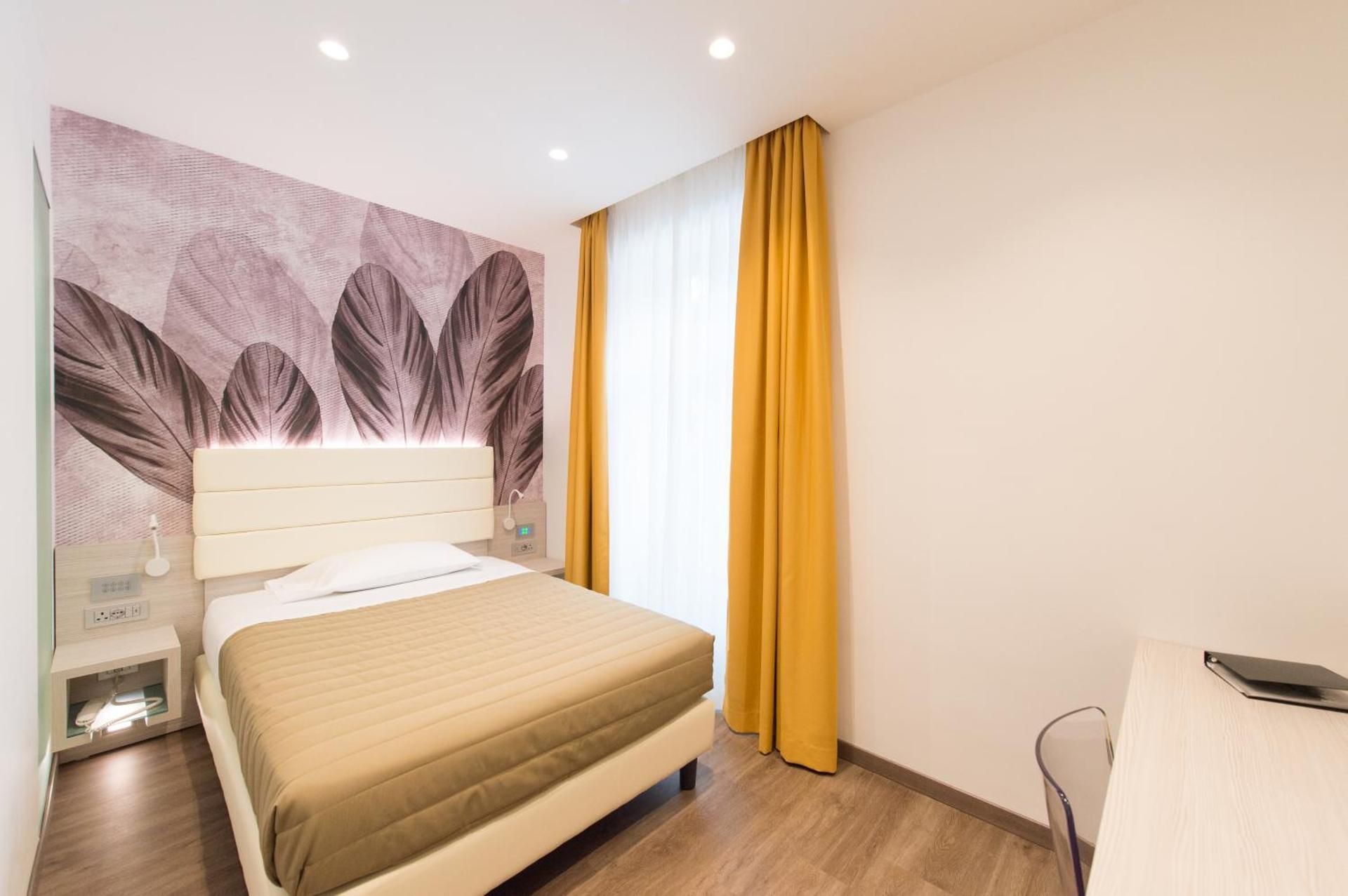 Comfort Double Room with French Bed - spa access included