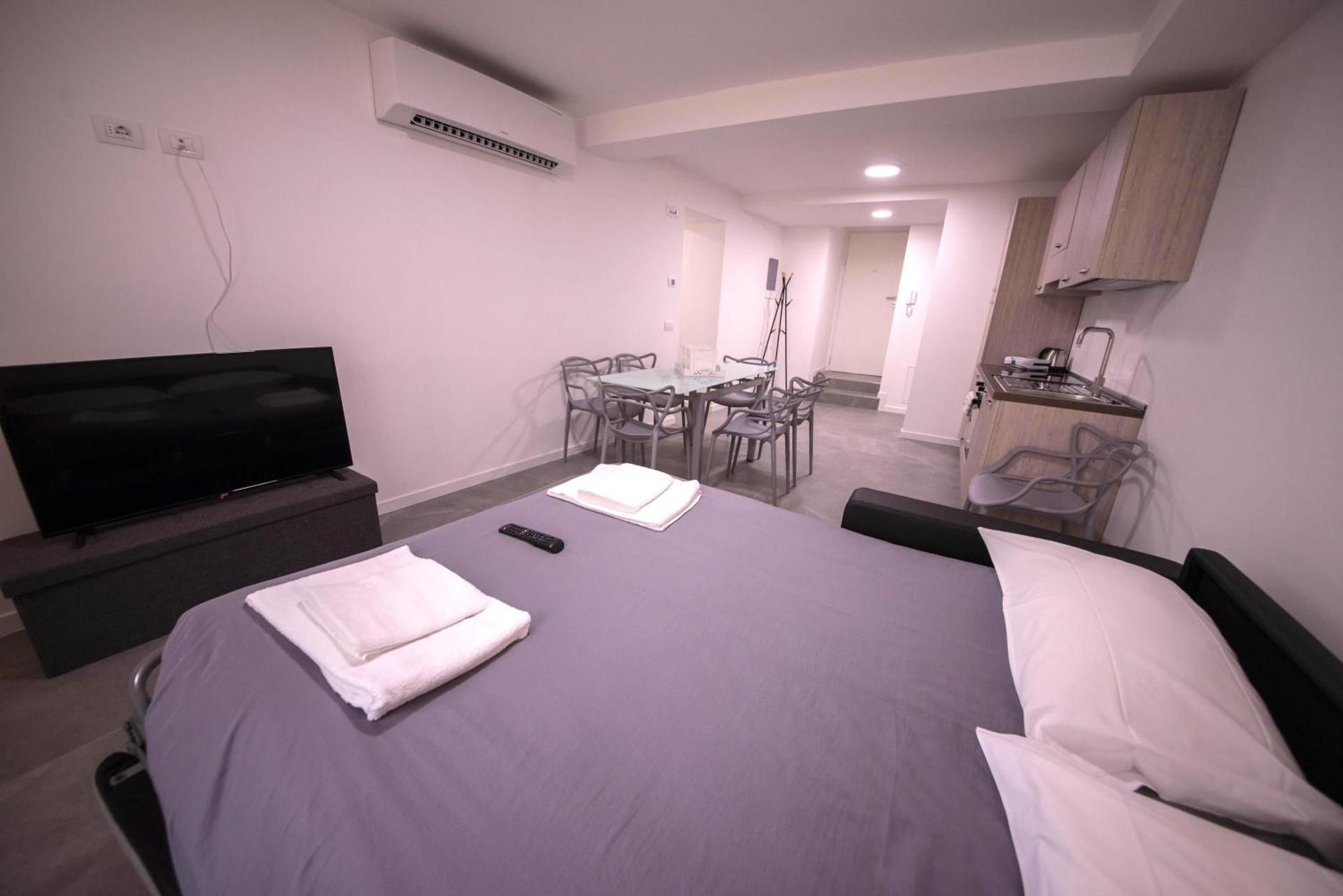 Deluxe Two-Bedroom Apartment