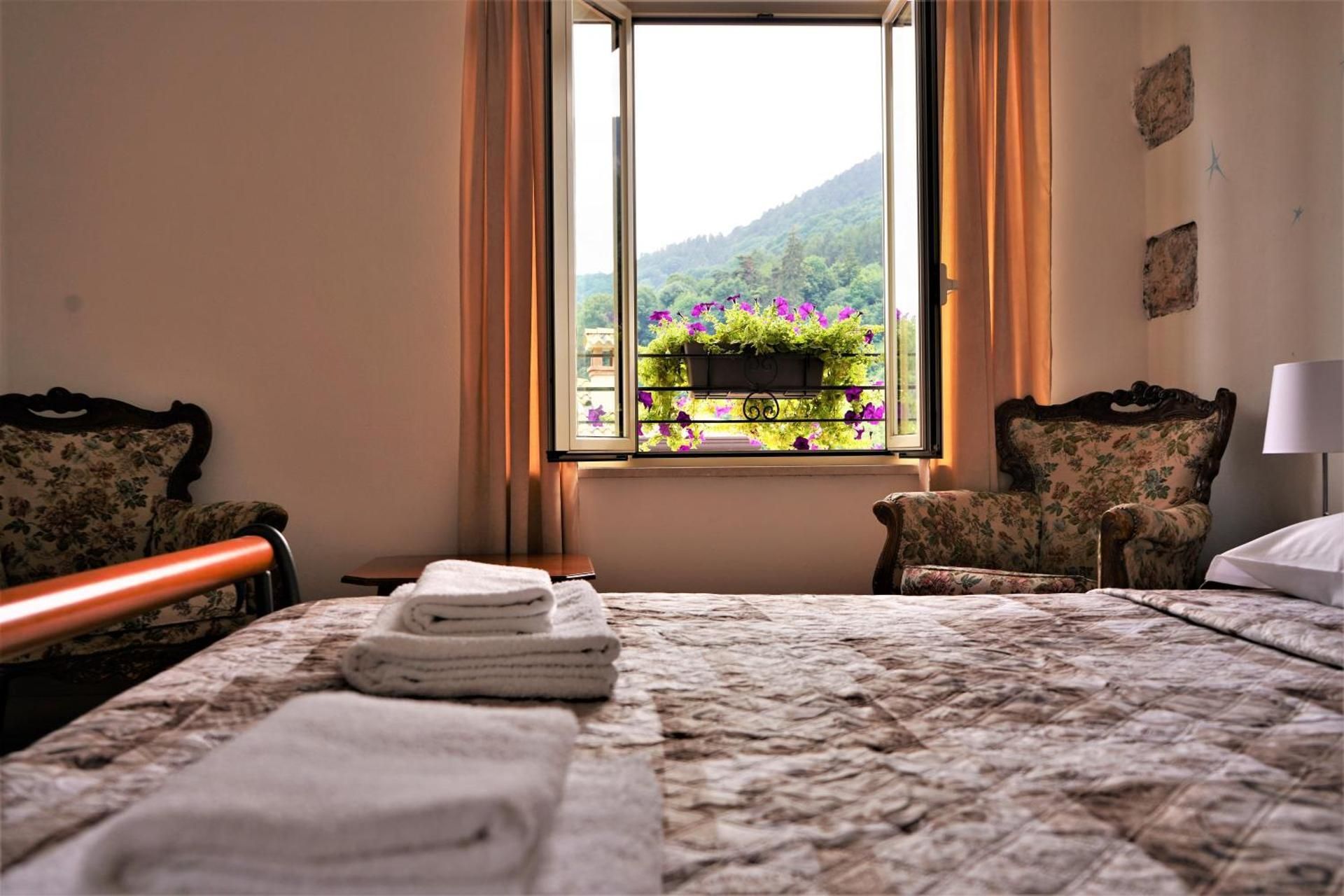 Suite with Mountain View