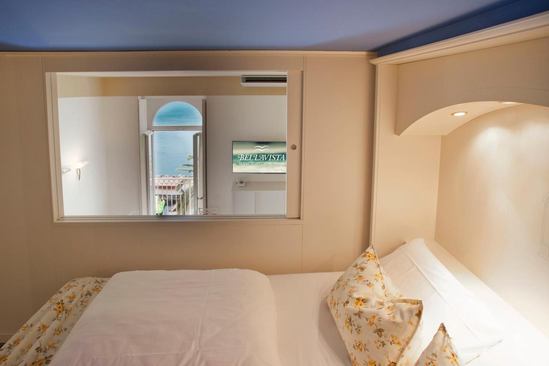 Comfort Suite with Balcony, Lake Front