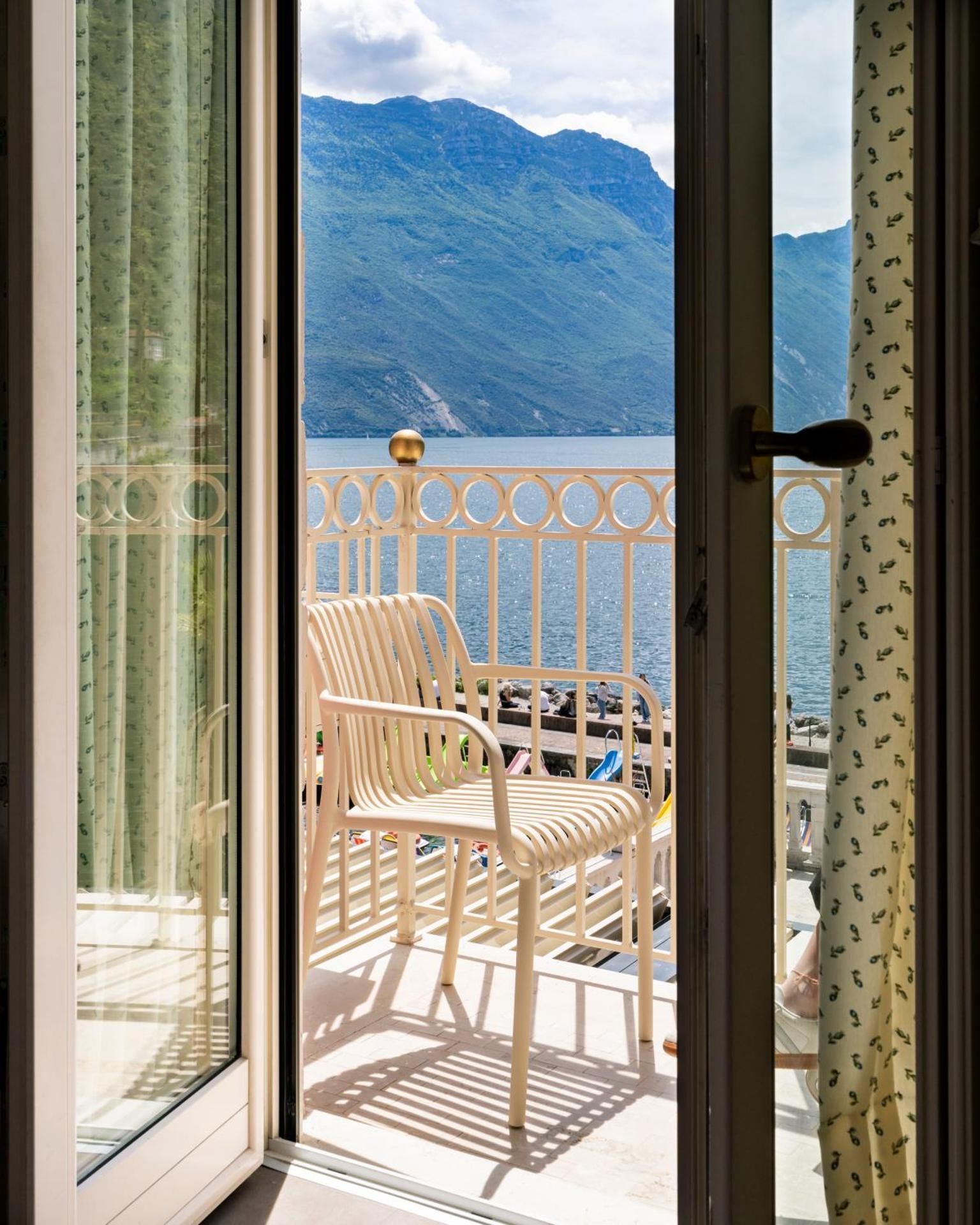 Suite with Lake View