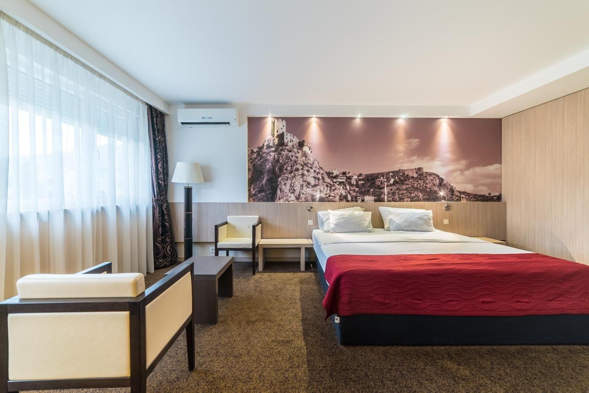 Deluxe Suite