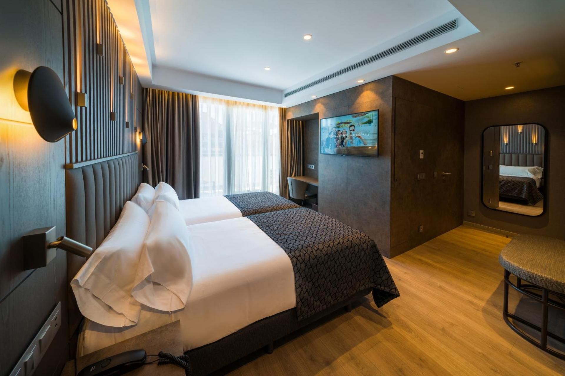 Deluxe Double or Twin Room with Terrace