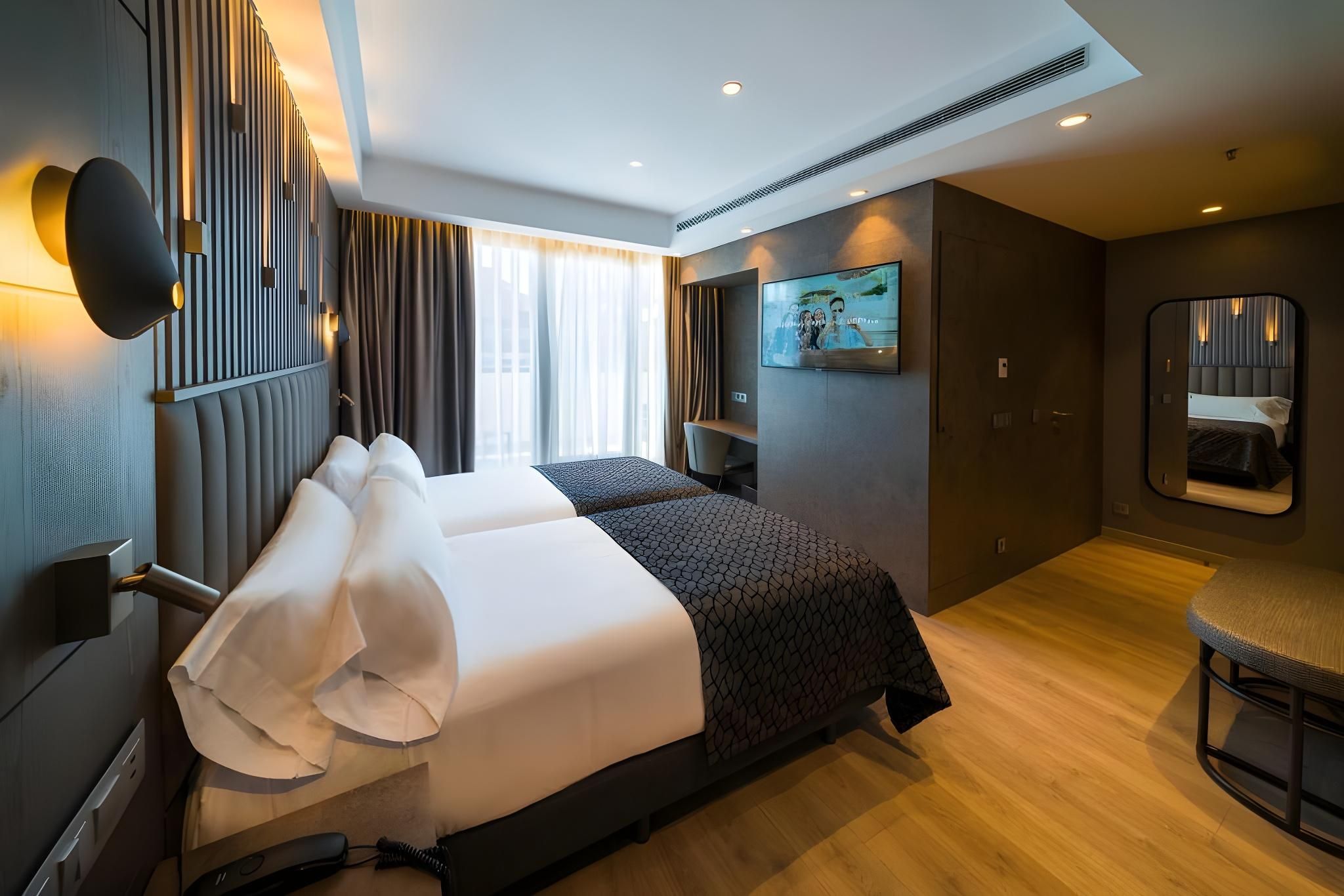 Deluxe Double Room with Terrace