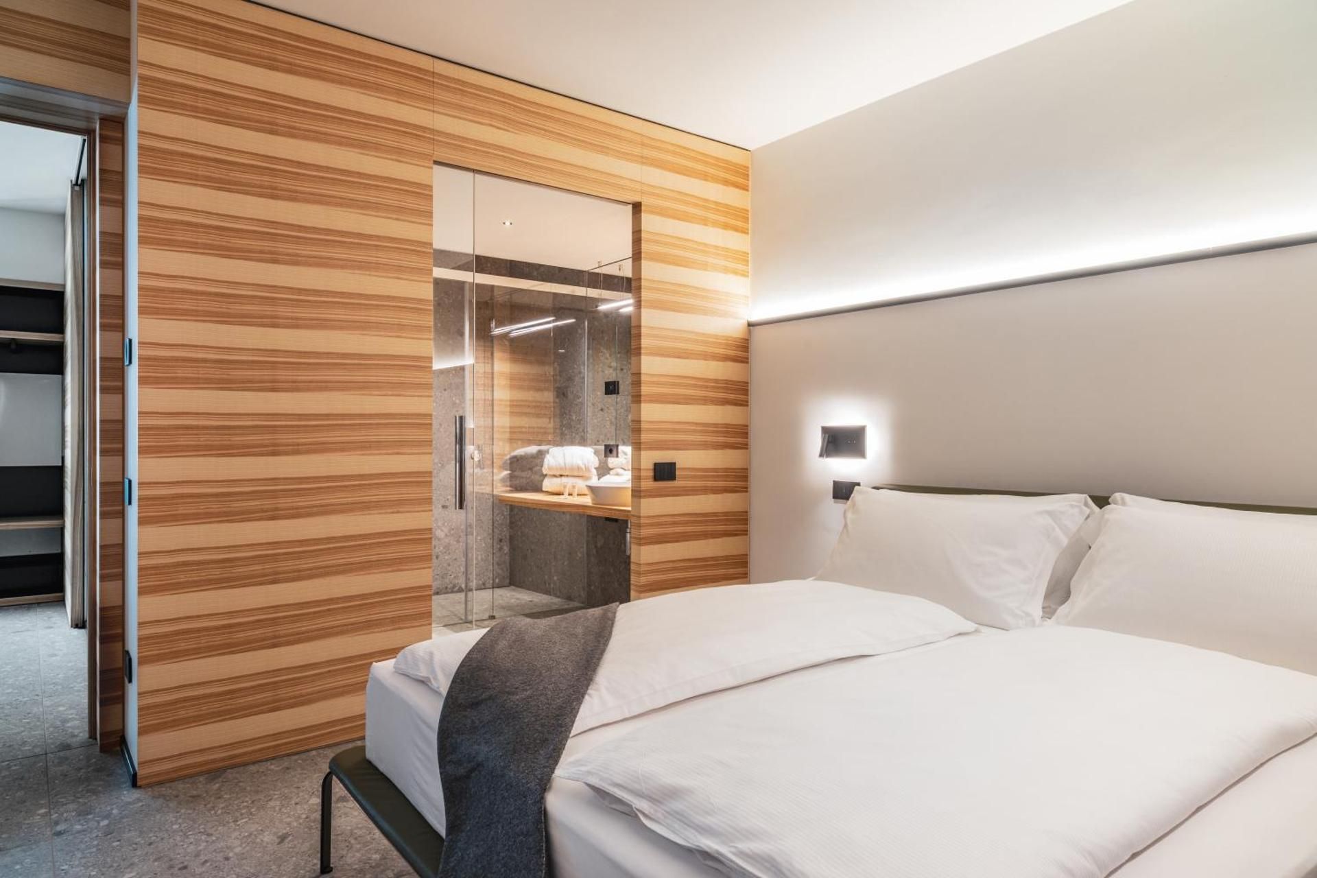 Two-Bedroom Apartment with Whirlpool