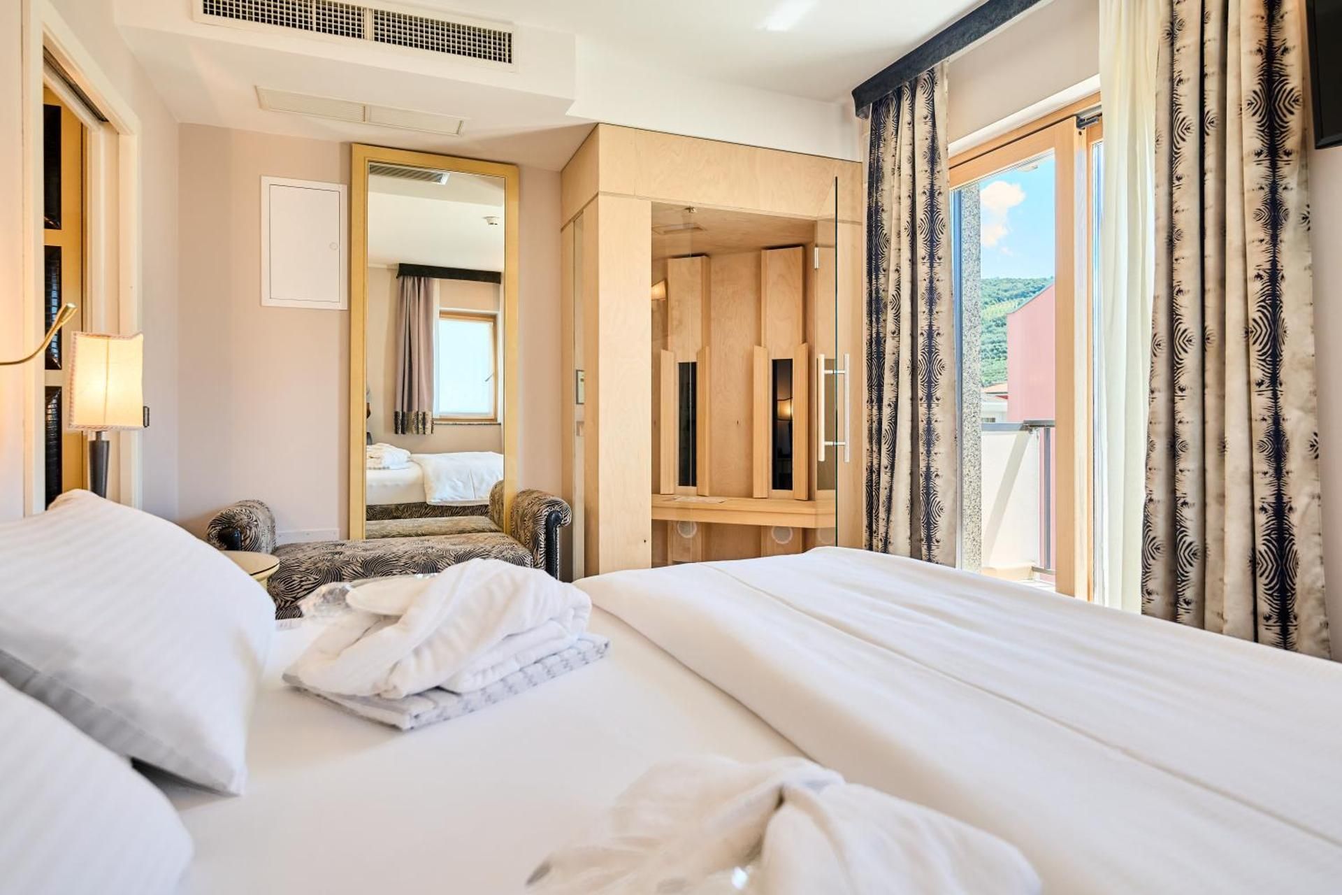 Suite with Sauna