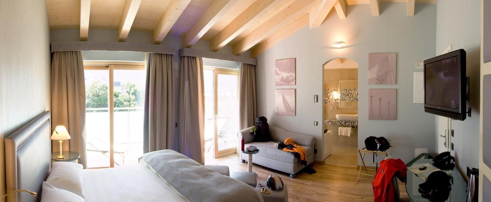 Superior Double Room with Jacuzzi