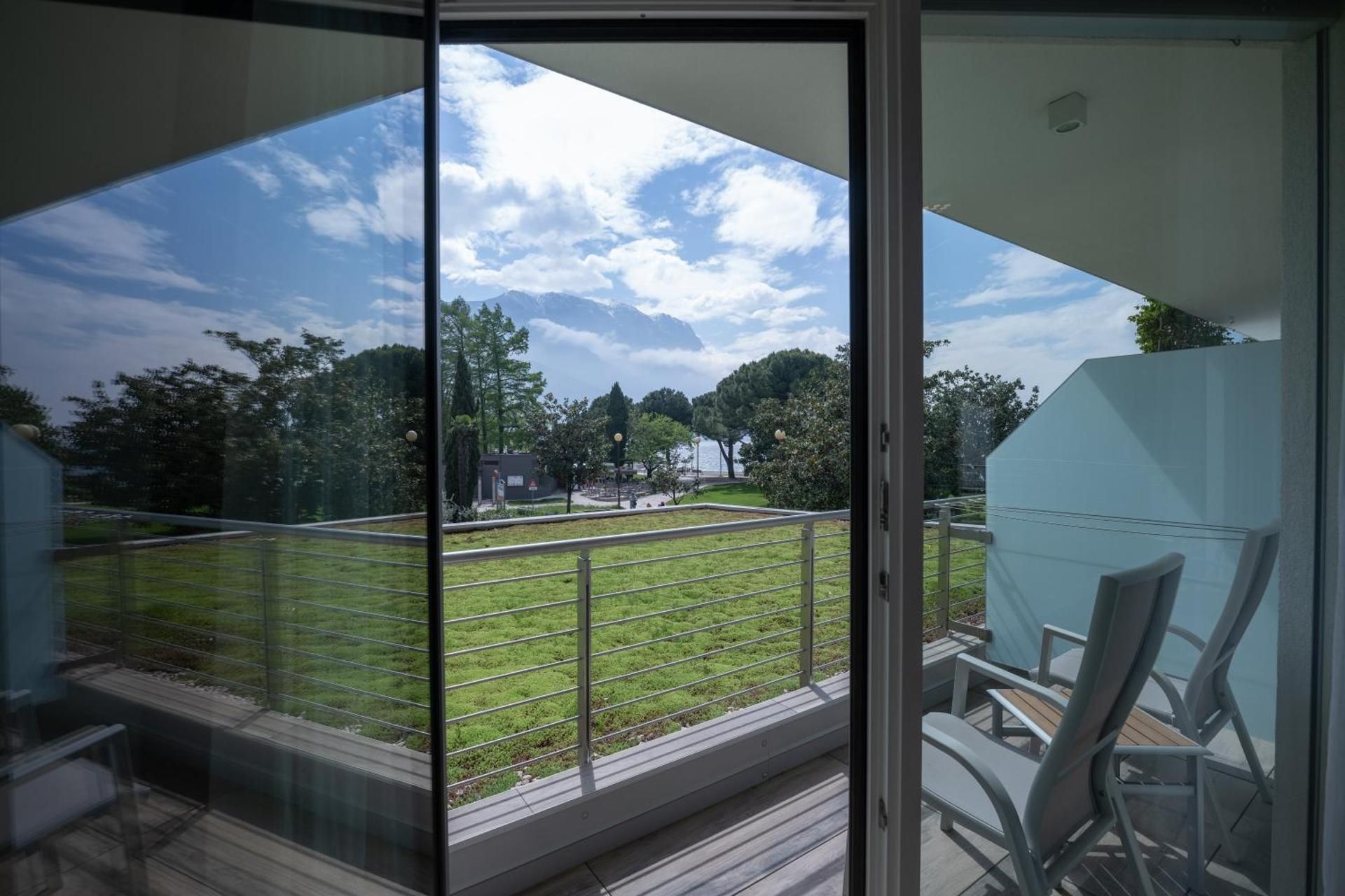 Superior Double Room with Partial Lake View and Balcony