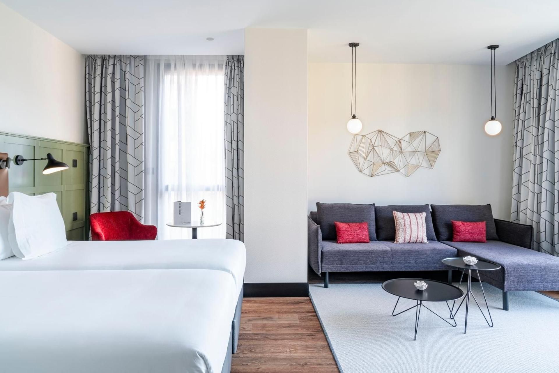 Suite Junior with Guggenheim view