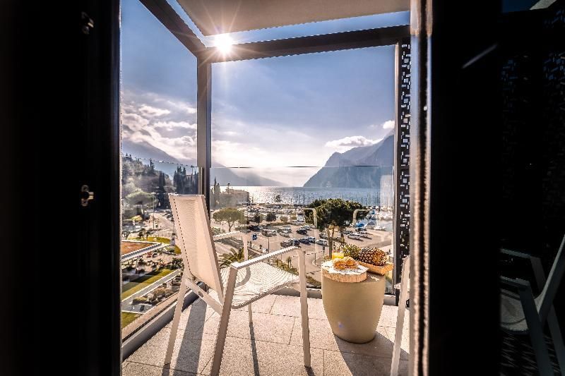 Premium Room with Lake View