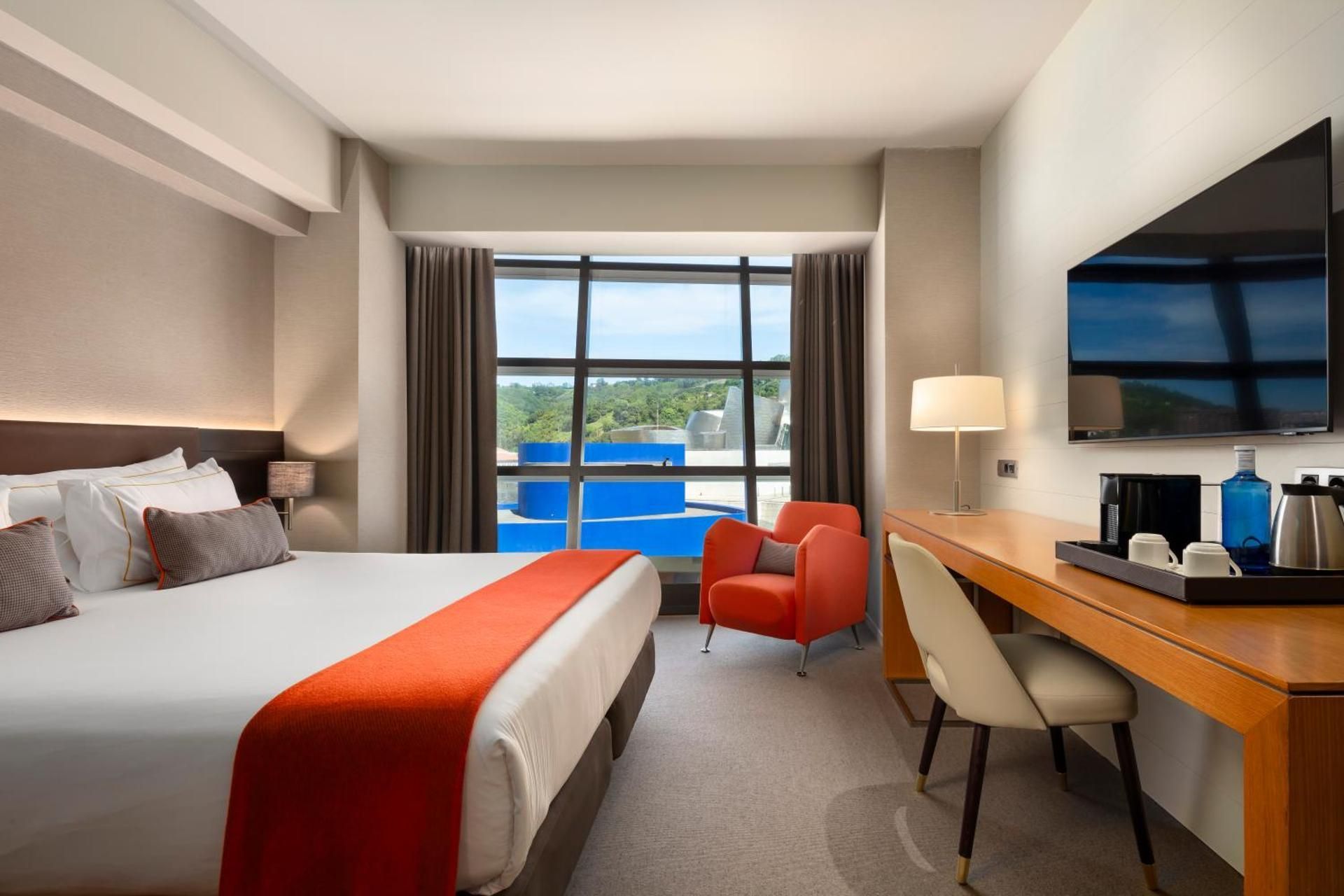 Deluxe with Guggenheim Views