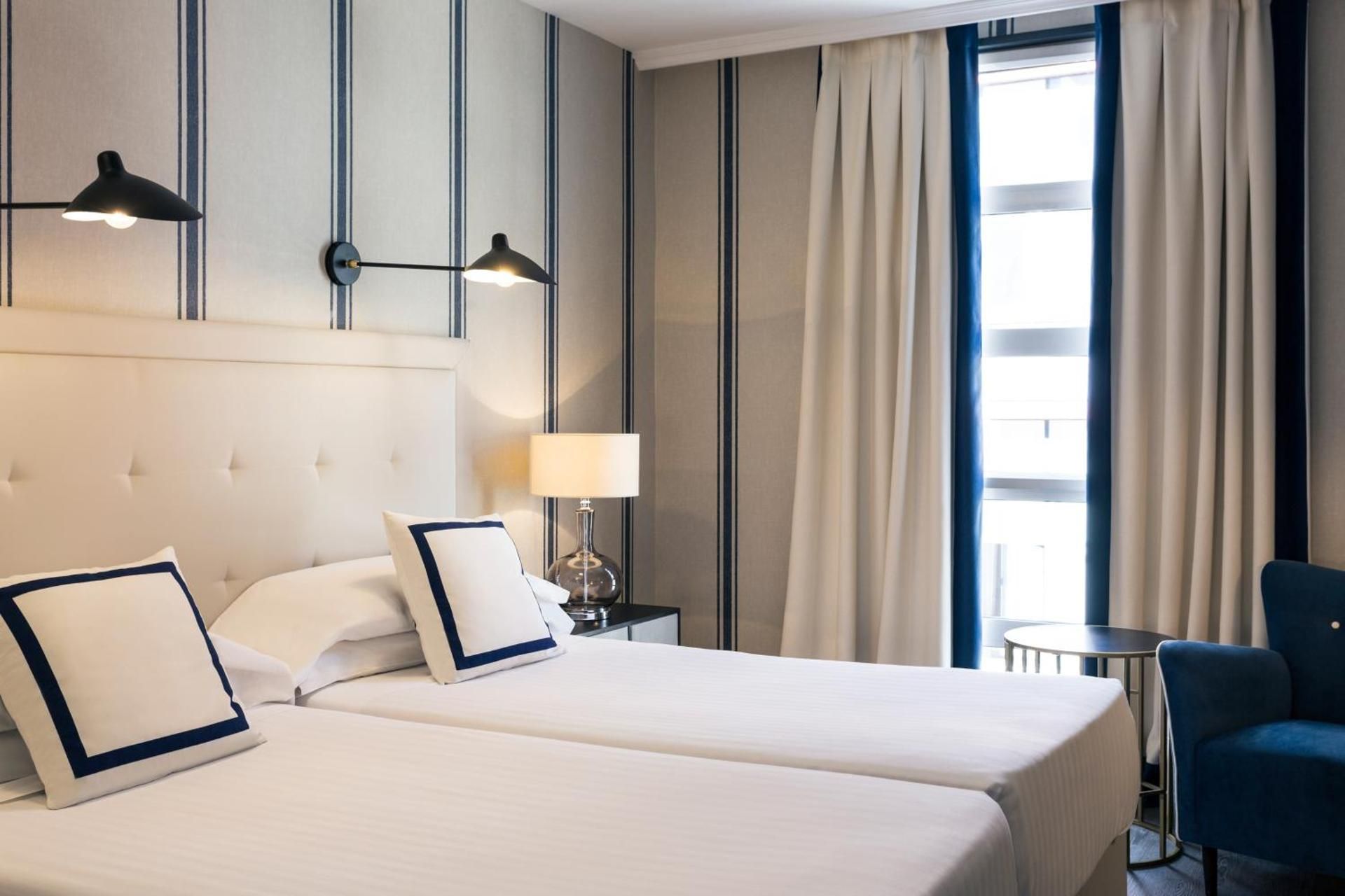 Standard Room with twin beds