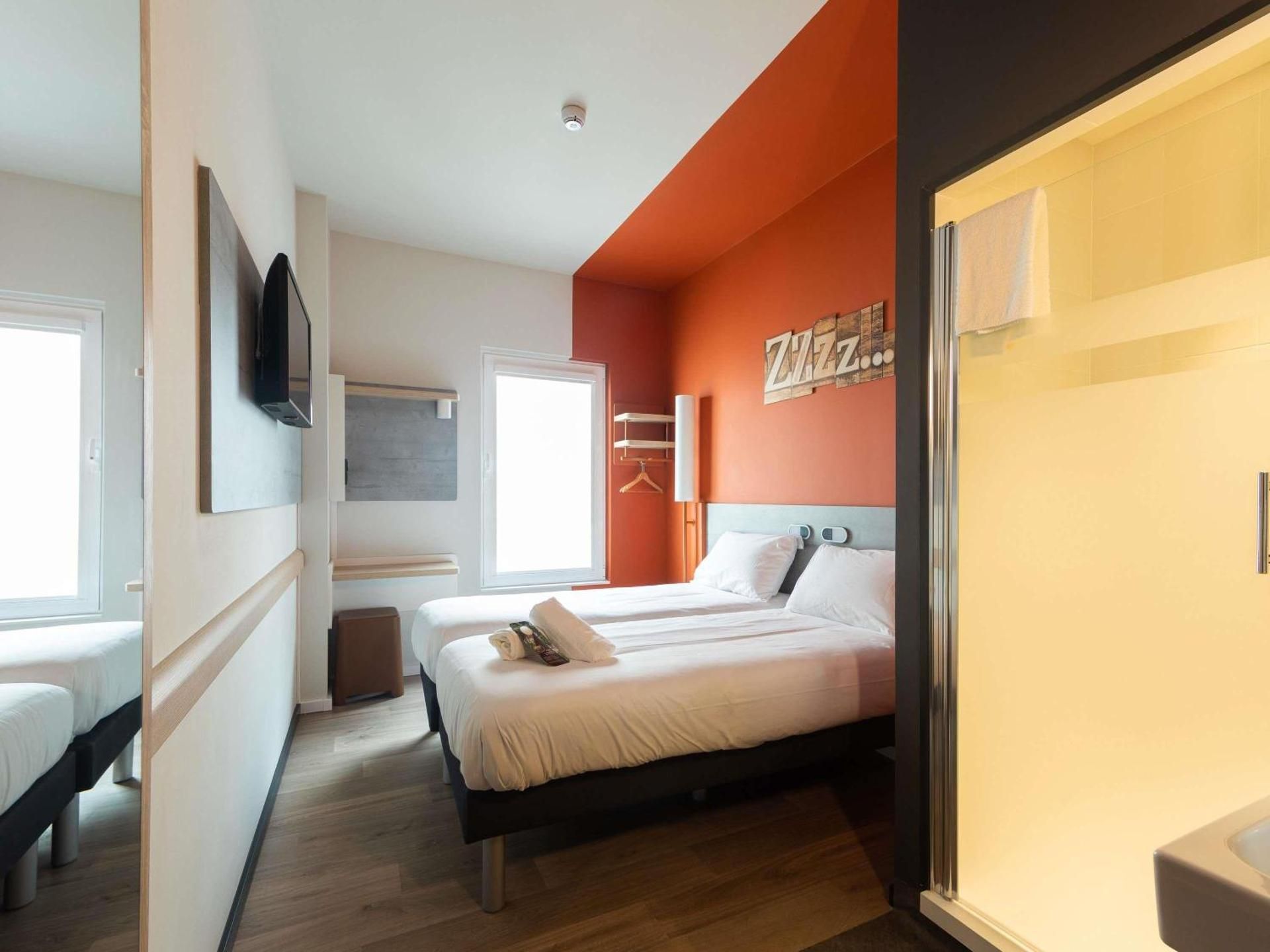 ibis budget Bilbao City Standard Room with 2 Single Beds