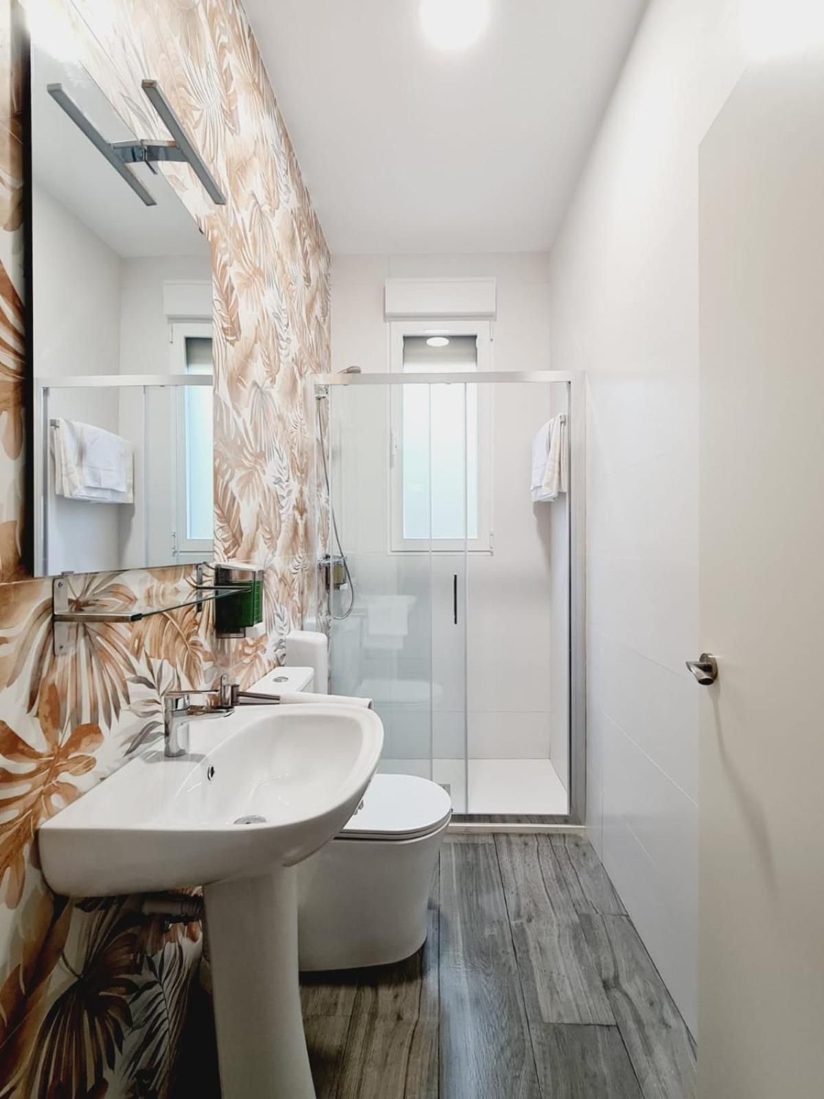 Bilbao ROOMS & KITCHEN Irala Queen Studio 2