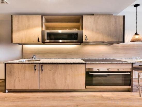 8b8a85dc2a0a57ef92bacd5a32e0ce03