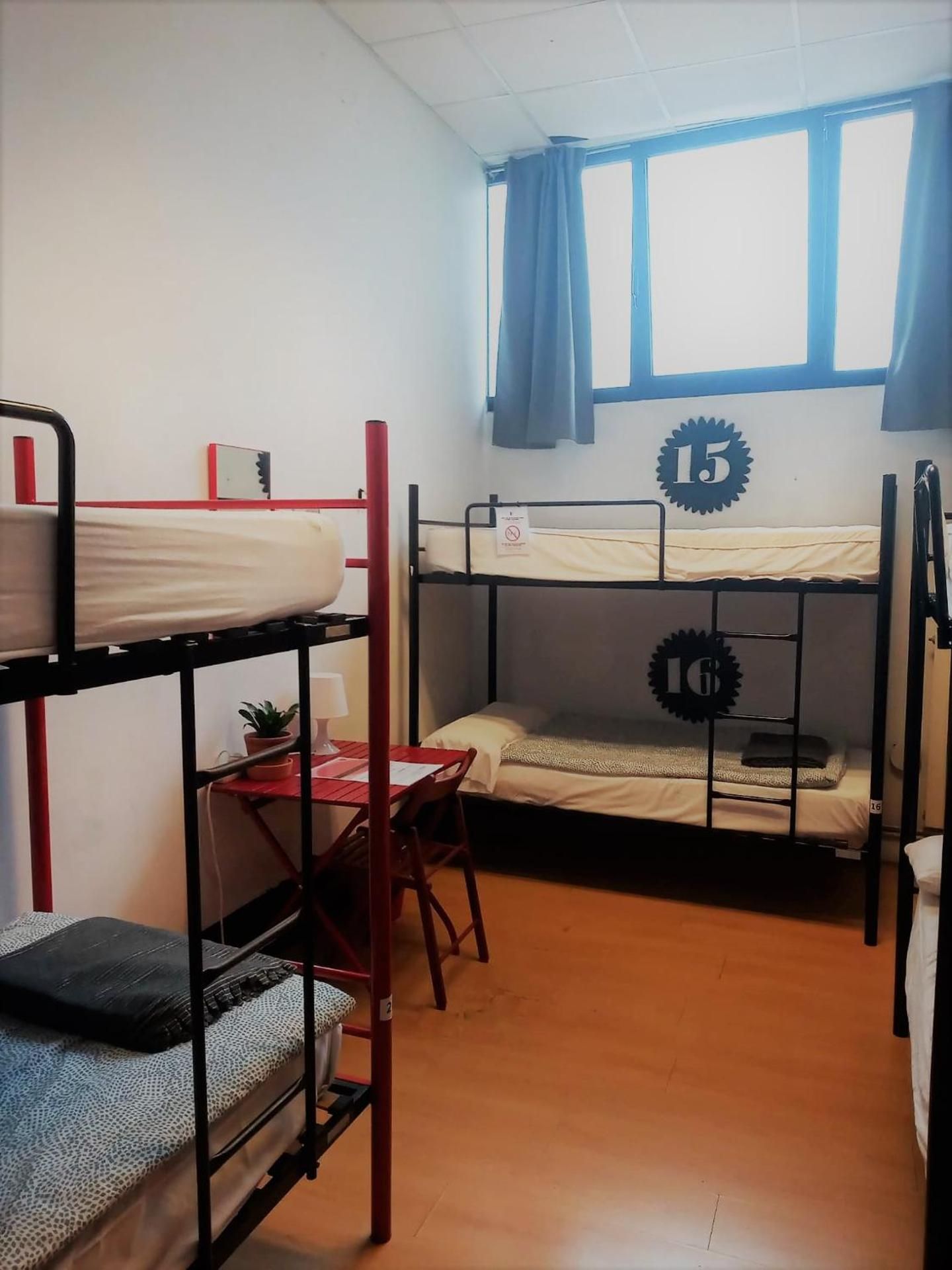 Bilbao Akelarre Hostel Single Bed in 4-Bed Dormitory Room 2