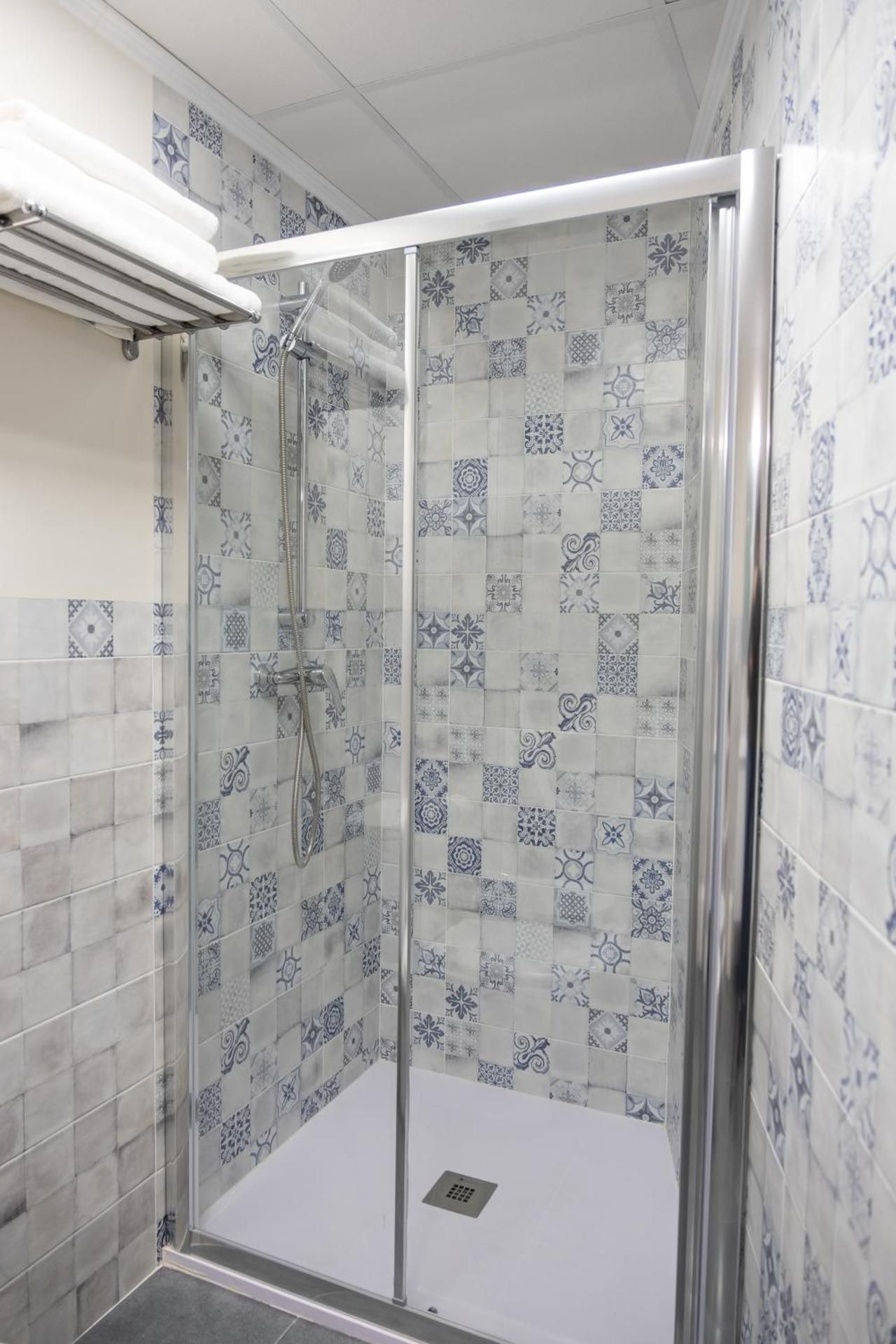 Twin Room with Bathroom