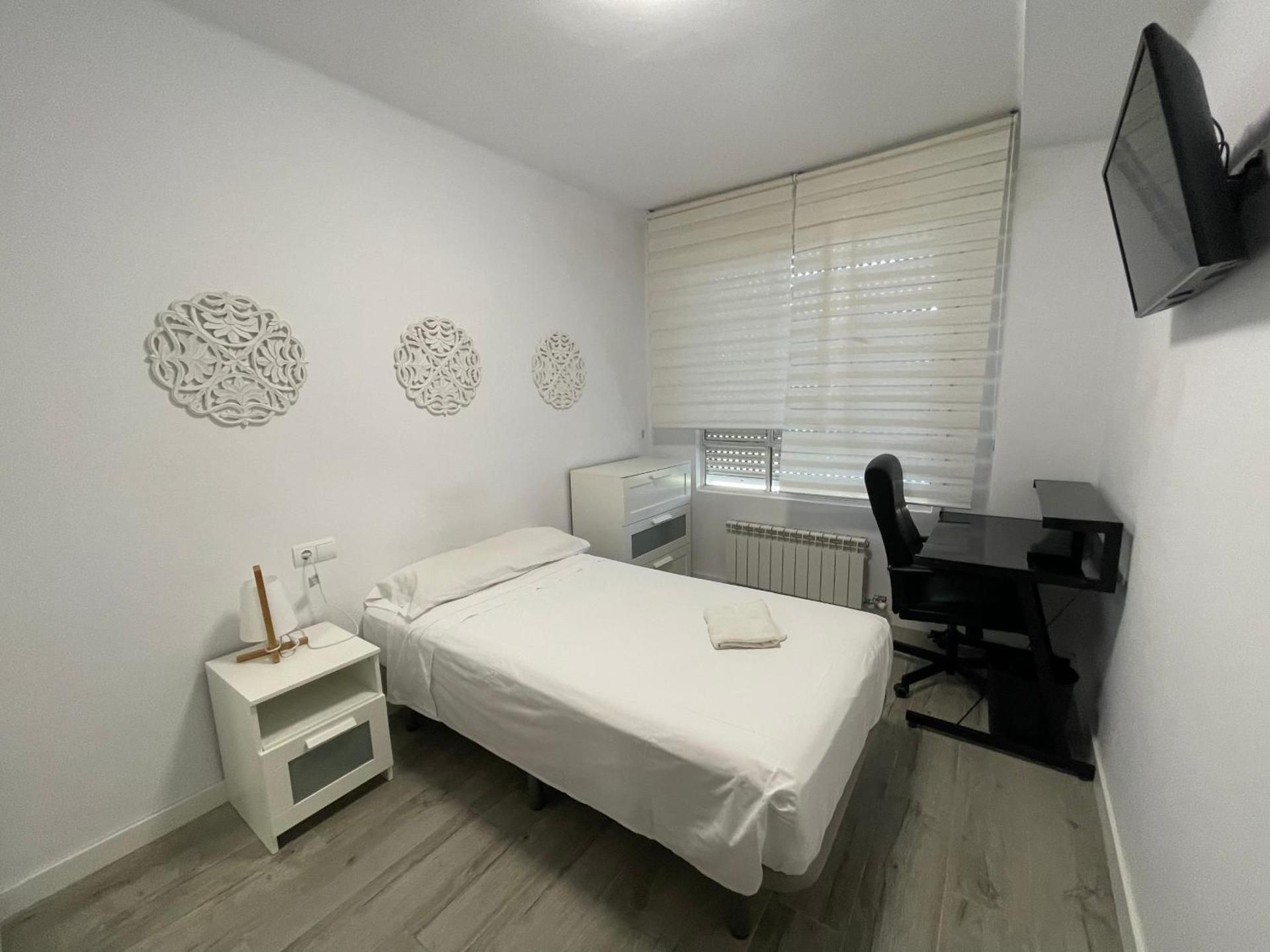 Single Room with Shared Bathroom
