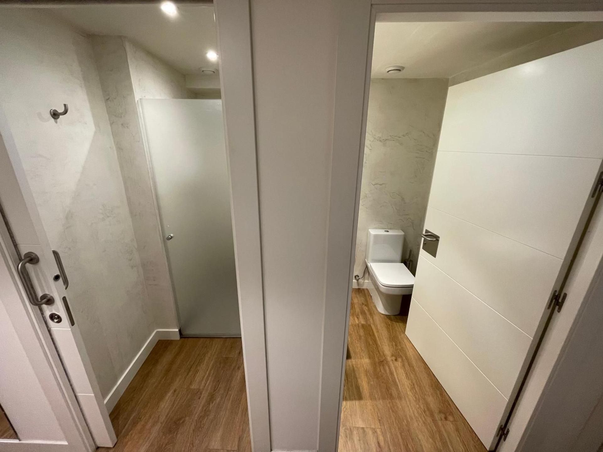 Private 6 Bed Room