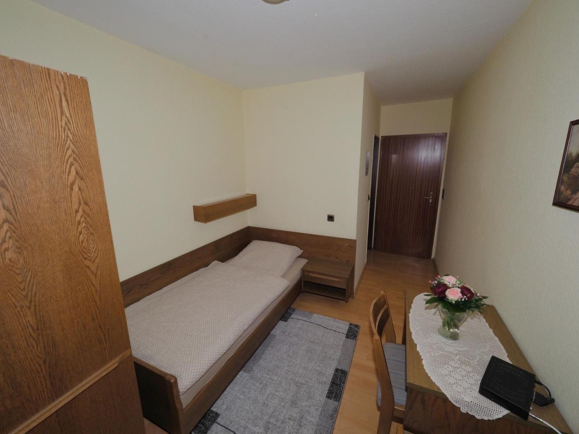 Standard Single Room with Shower