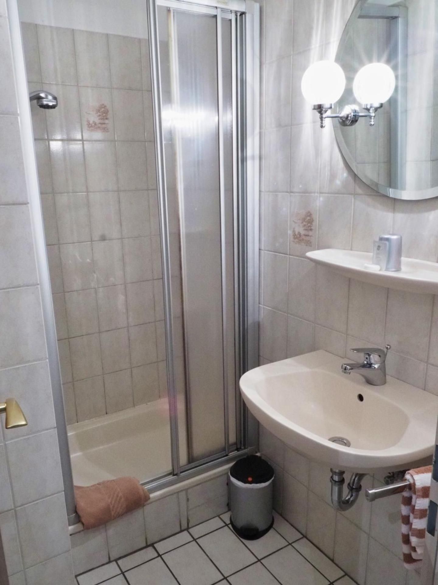 Standard Single Room with Shower