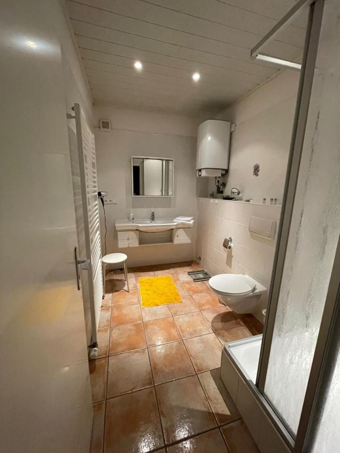 Deluxe Double Room (2 Adults + 1 Child)