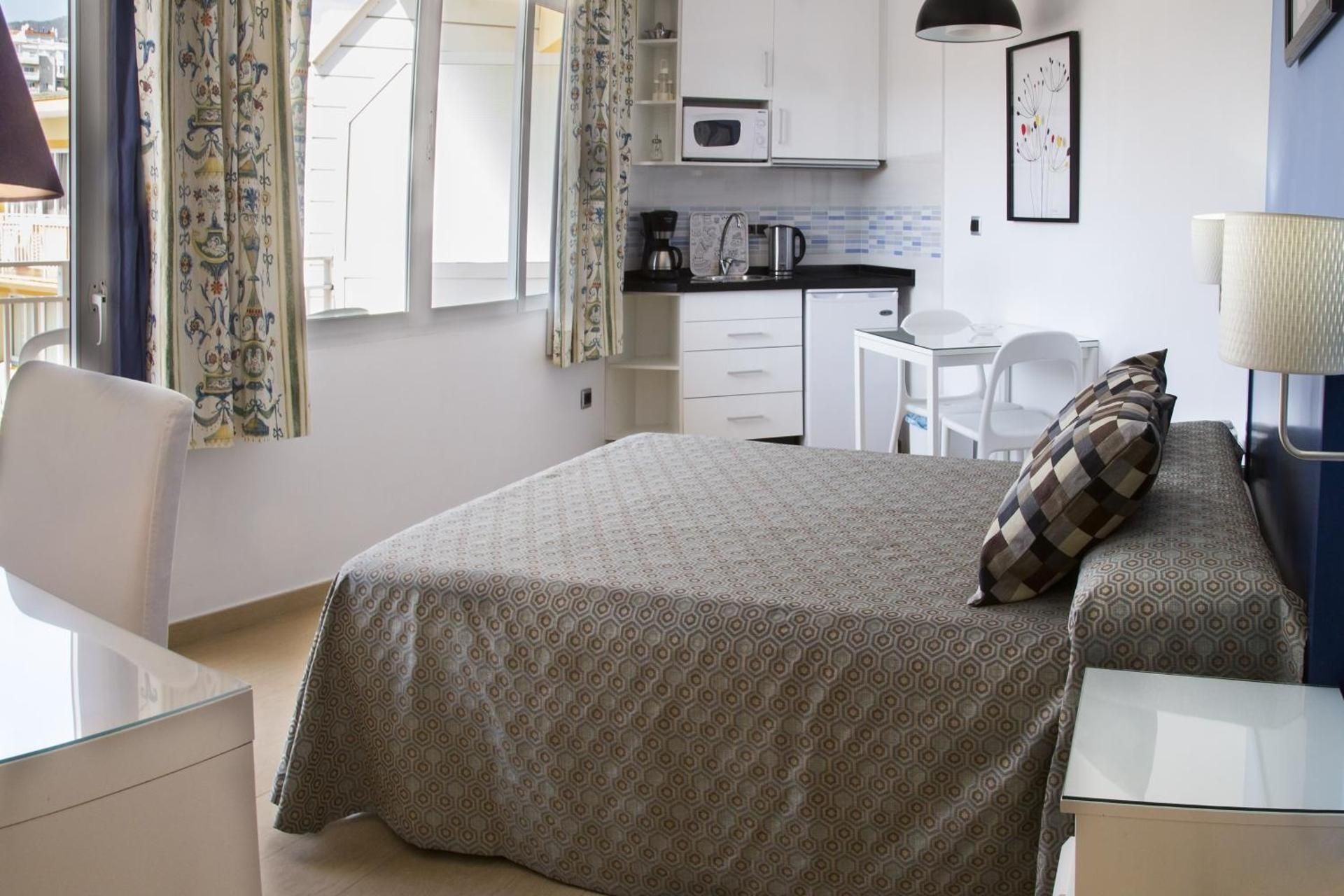 Studio Standard (Double Bed)