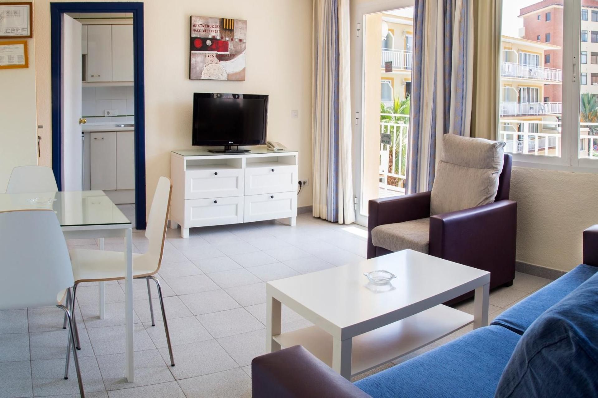 Superior One-Bedroom Apartment (2-3 Adults)