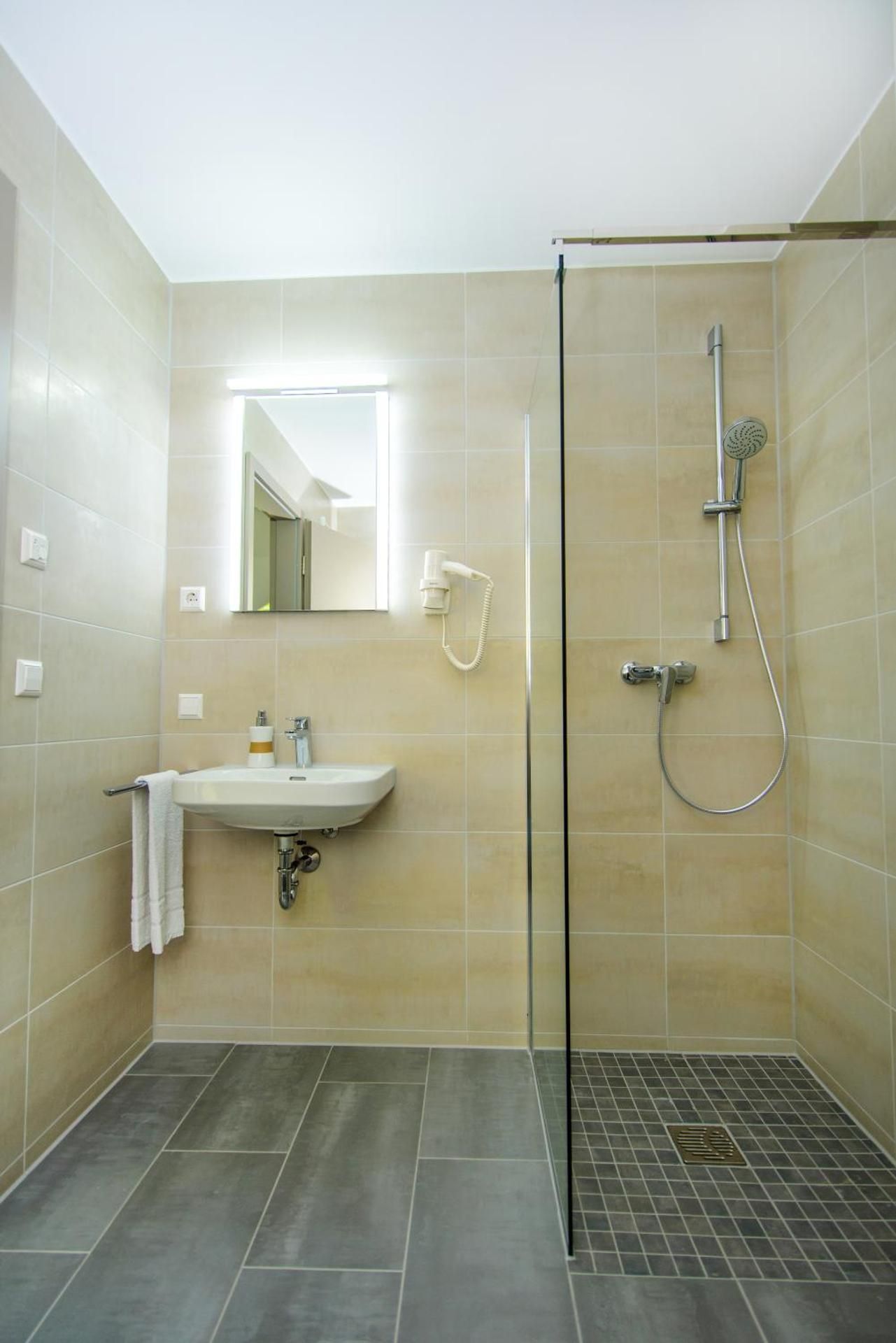 Hotel Filderhof Reutlingen Double Room with Private Bathroom 2