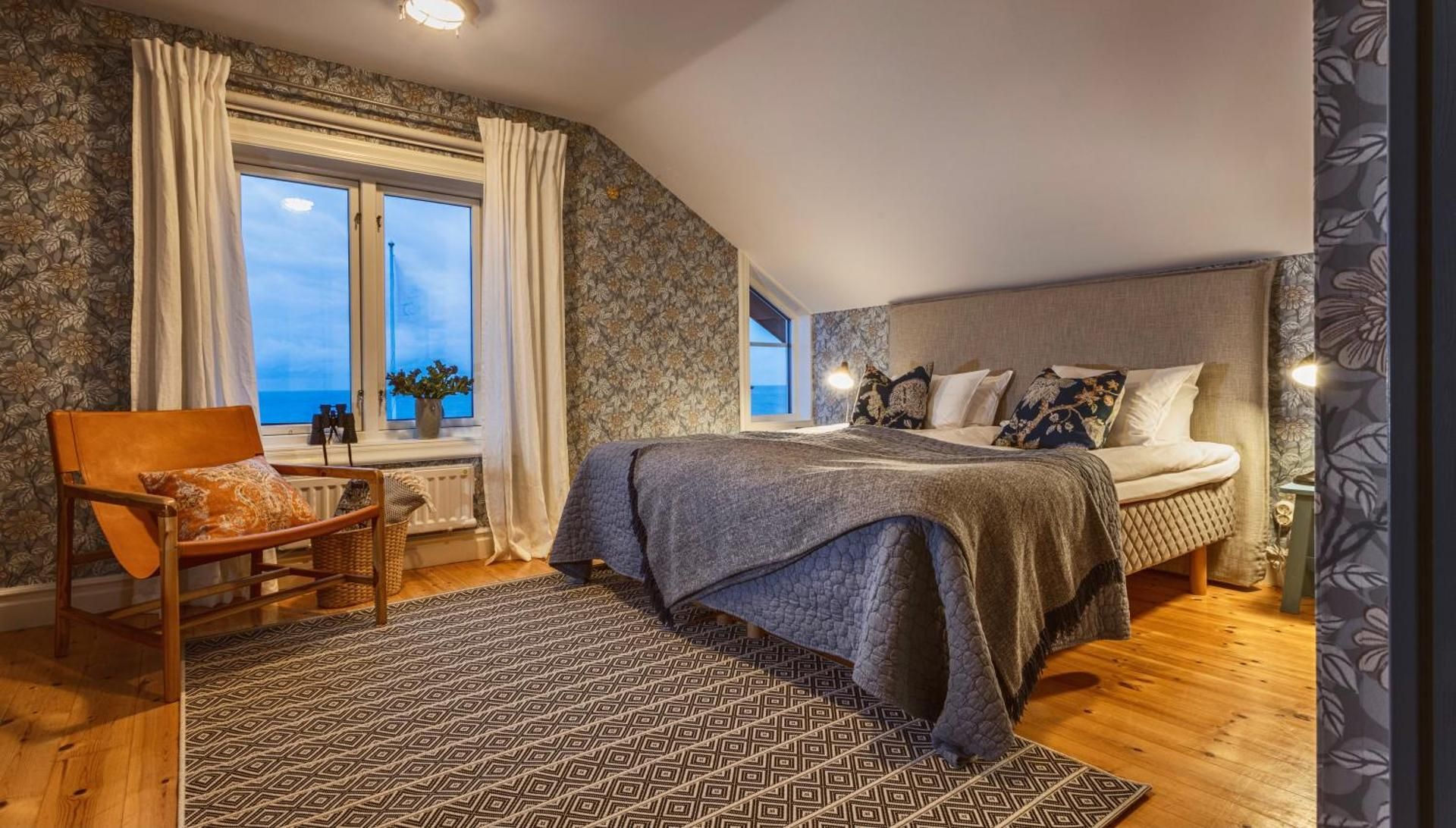 Quadruple Room with Private Bathroom