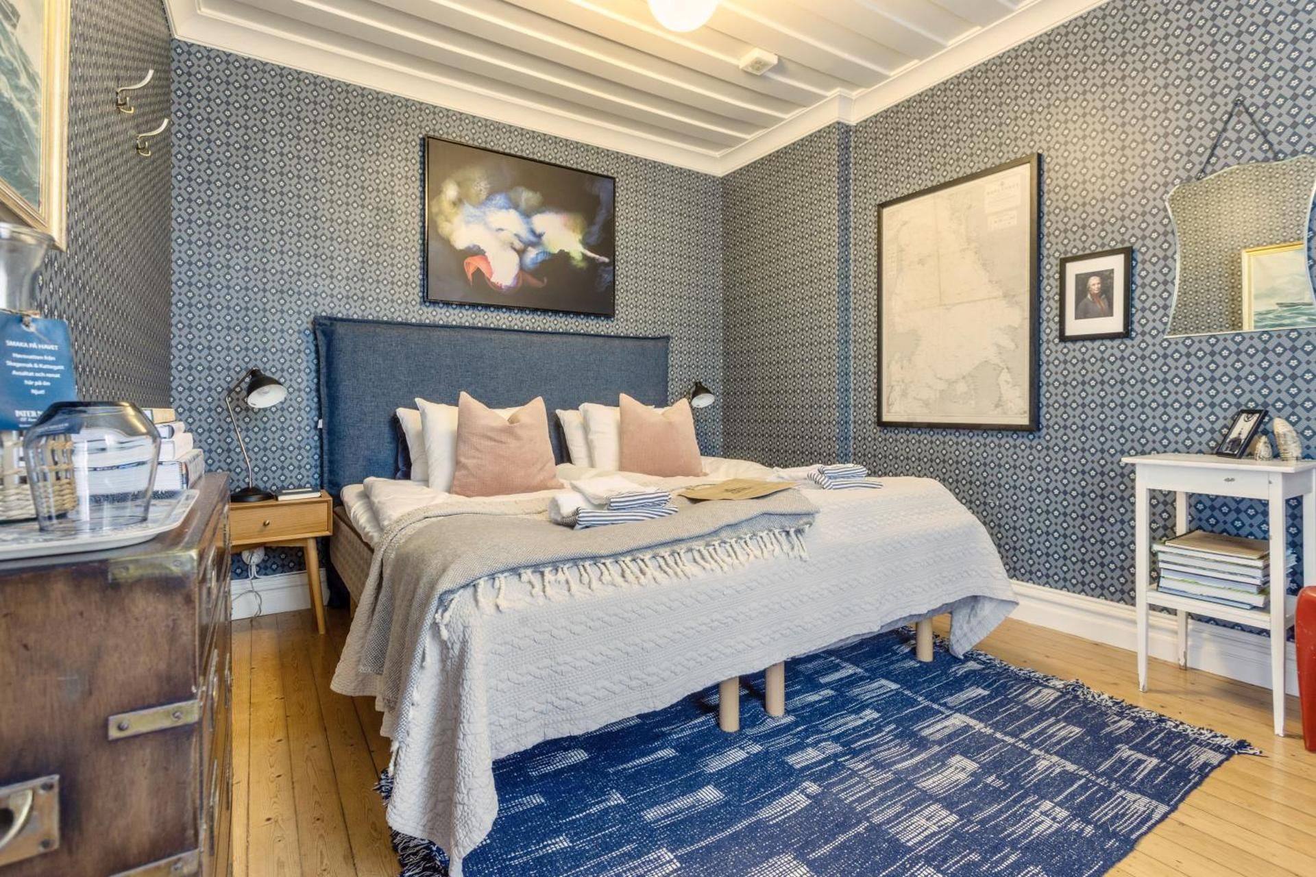 Standard Double Room with Shared Bathroom