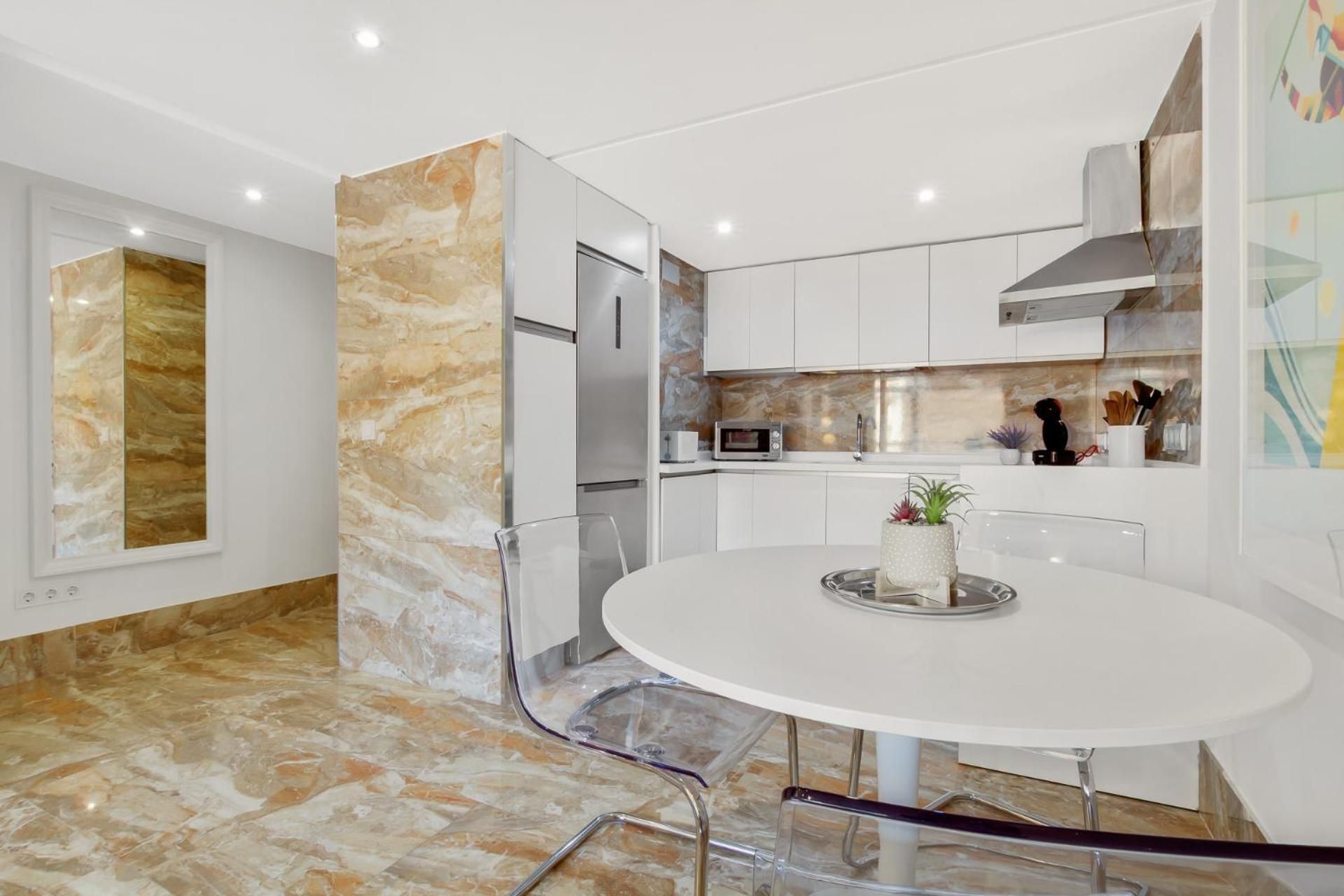 shared lounge/tv area